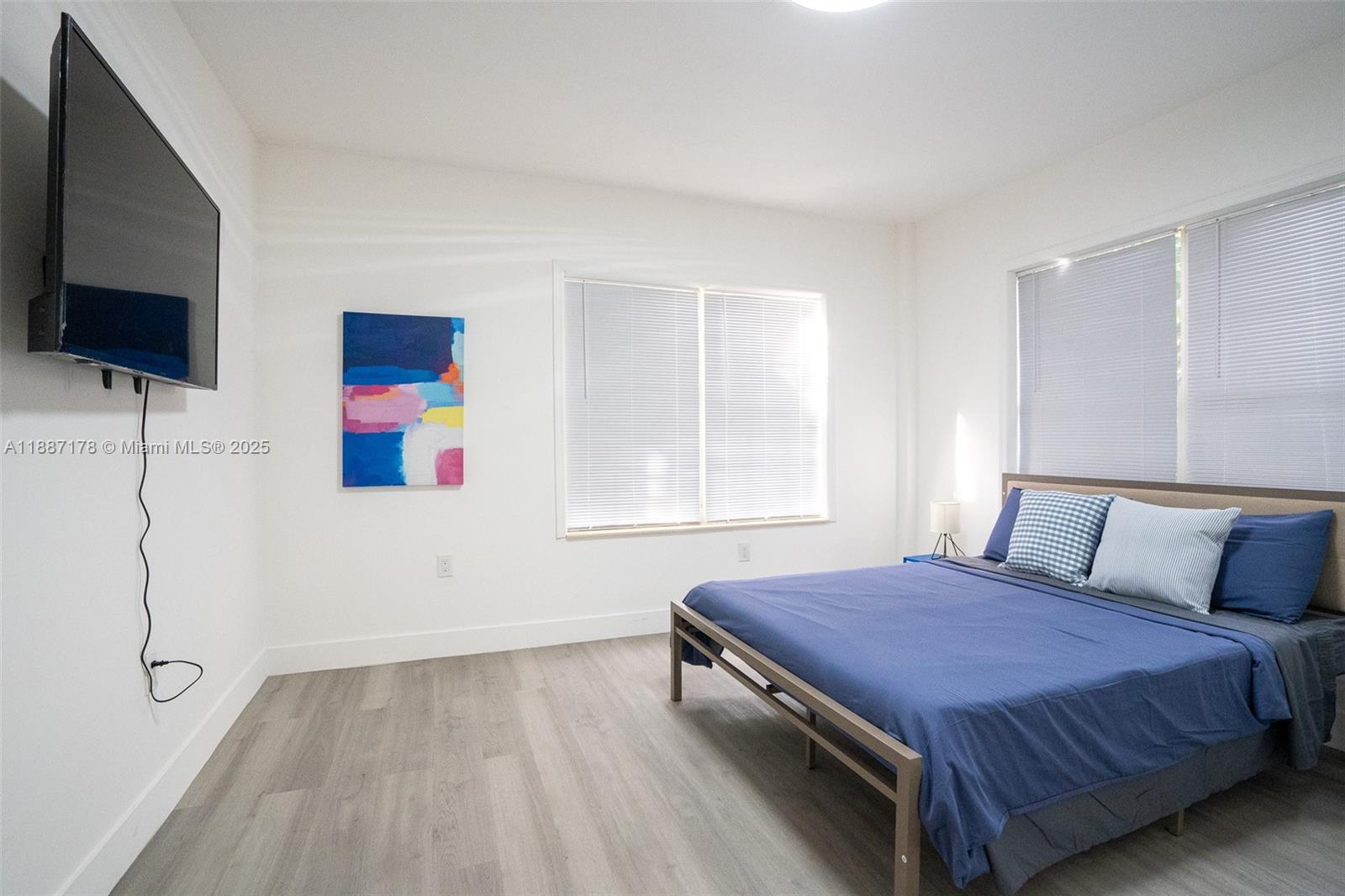   /   sq. ft. $ 2025-09-30 0 Photo