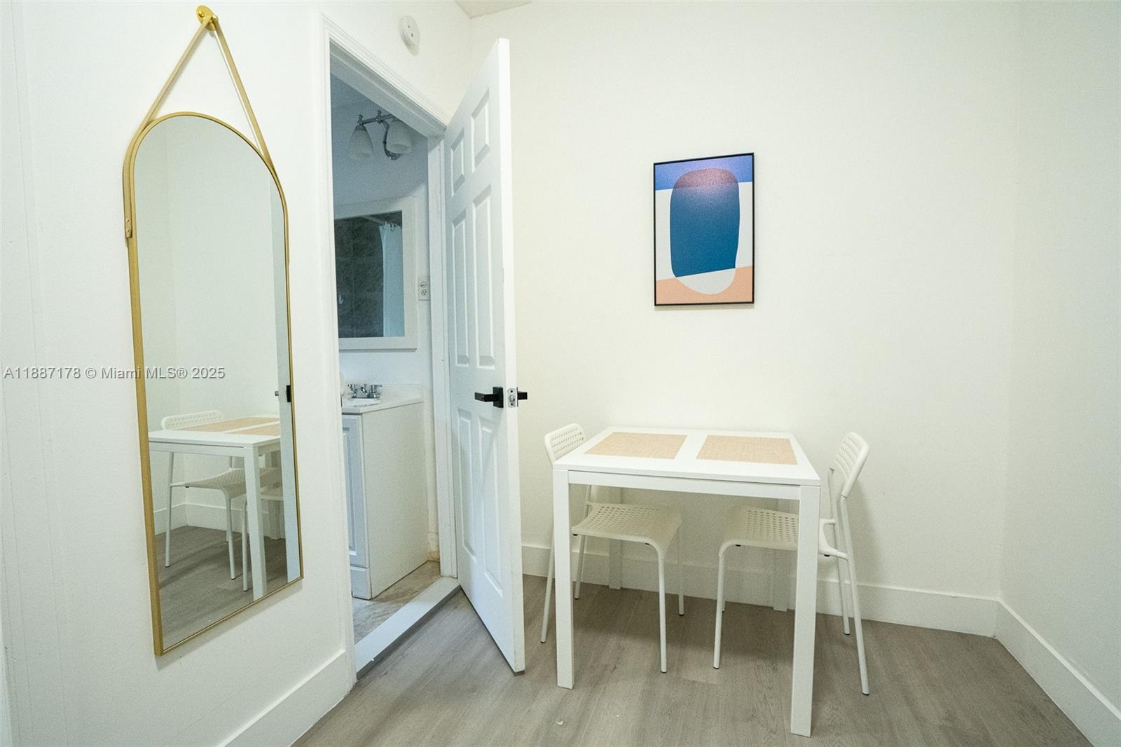   /   sq. ft. $ 2025-09-30 0 Photo