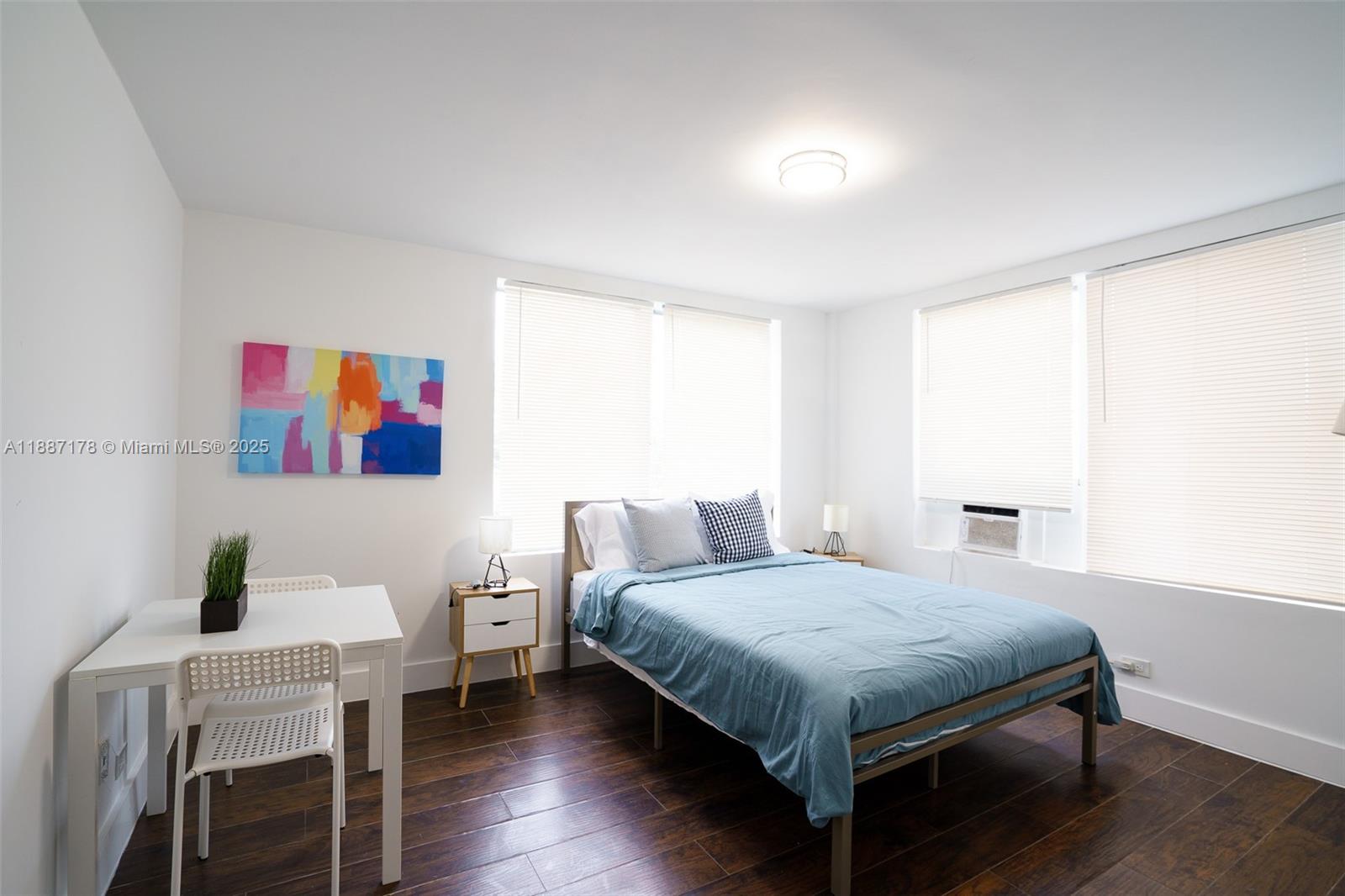   /   sq. ft. $ 2025-09-30 0 Photo