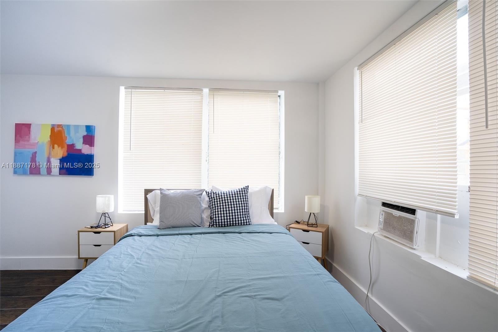   /   sq. ft. $ 2025-09-30 0 Photo