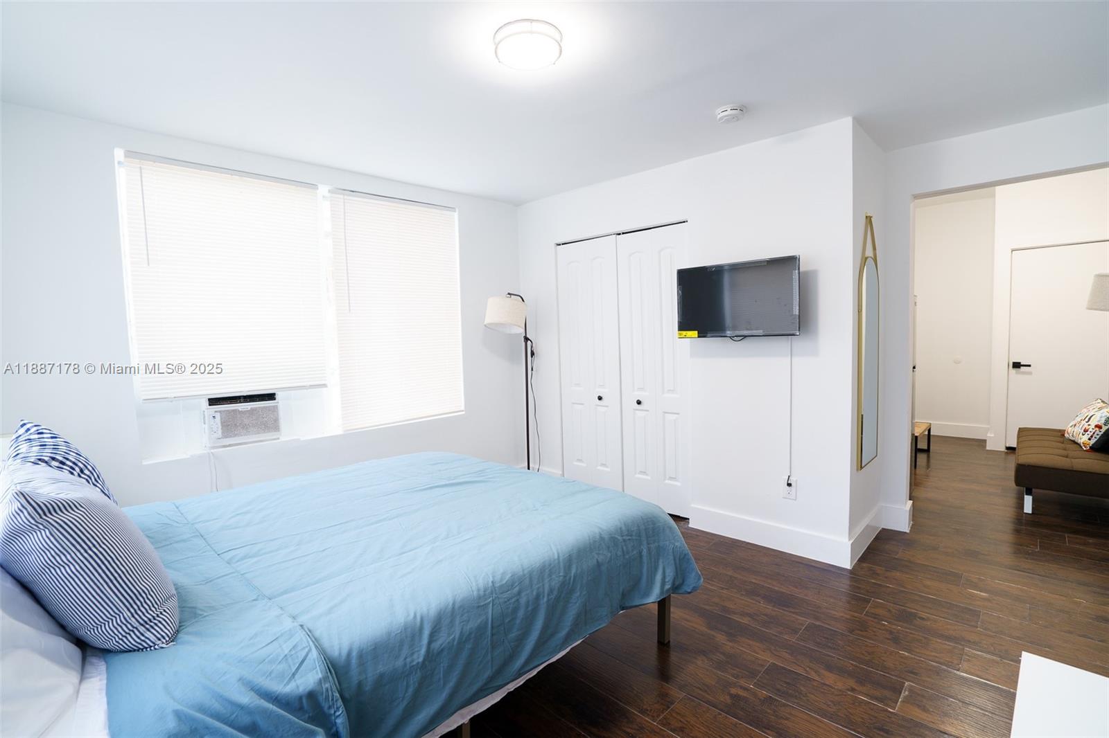  /   sq. ft. $ 2025-09-30 0 Photo