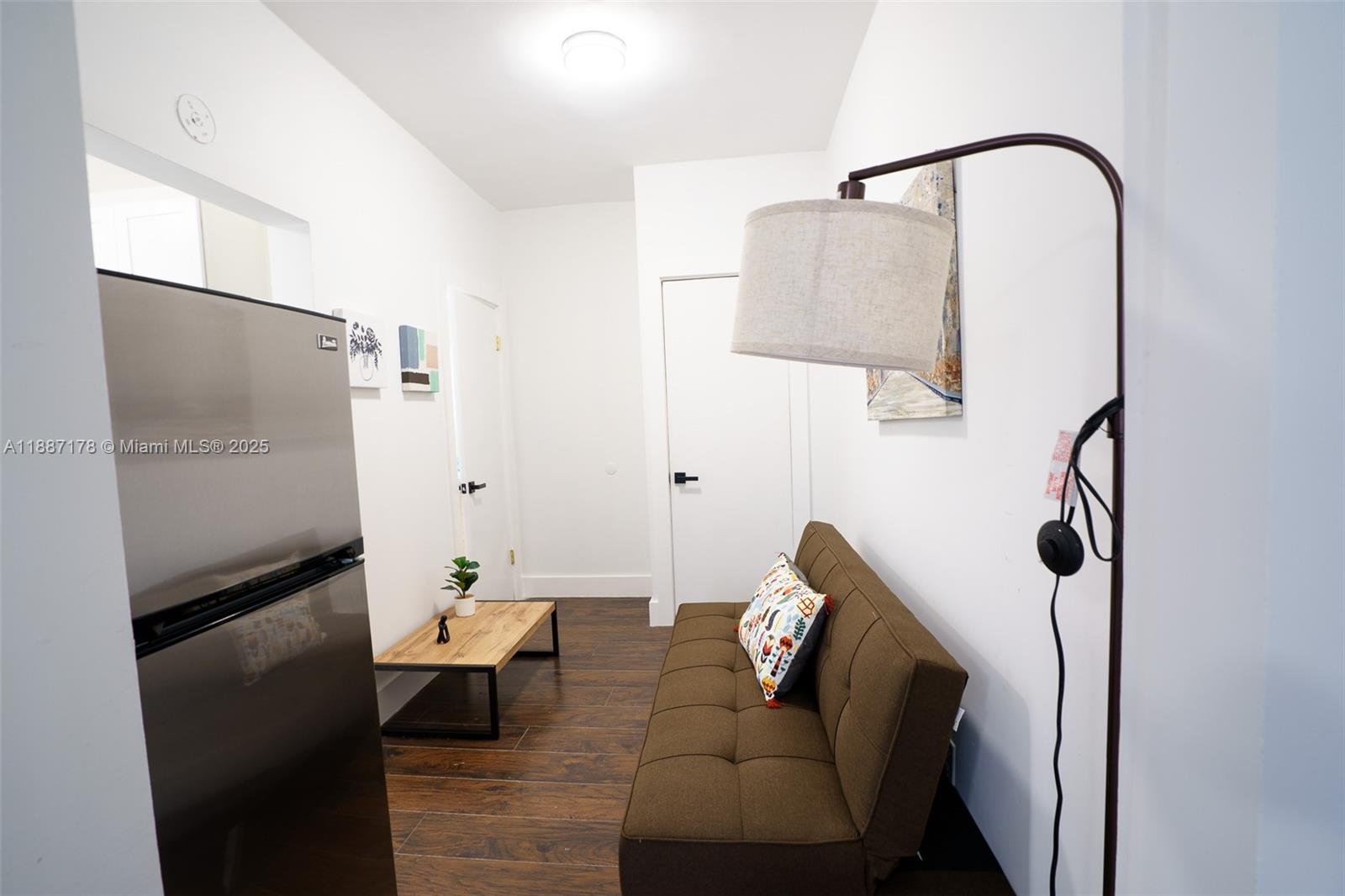   /   sq. ft. $ 2025-09-30 0 Photo