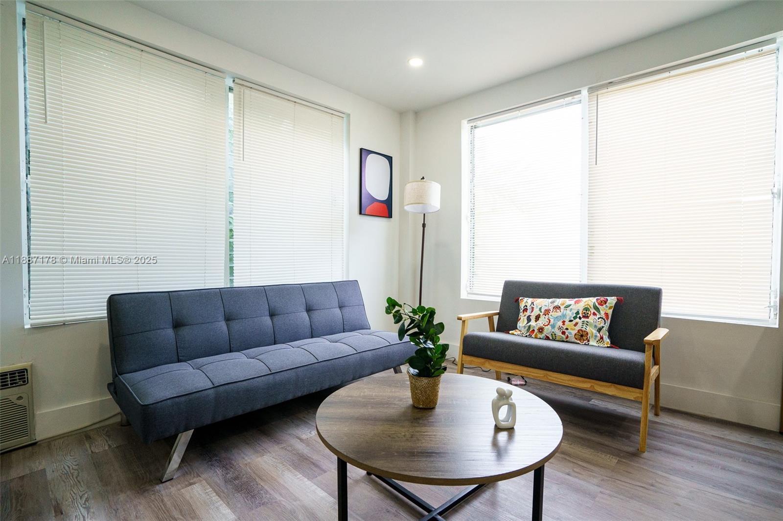   /   sq. ft. $ 2025-09-30 0 Photo