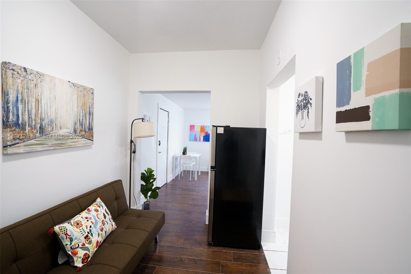   /   sq. ft. $ 2025-09-30 0 Photo