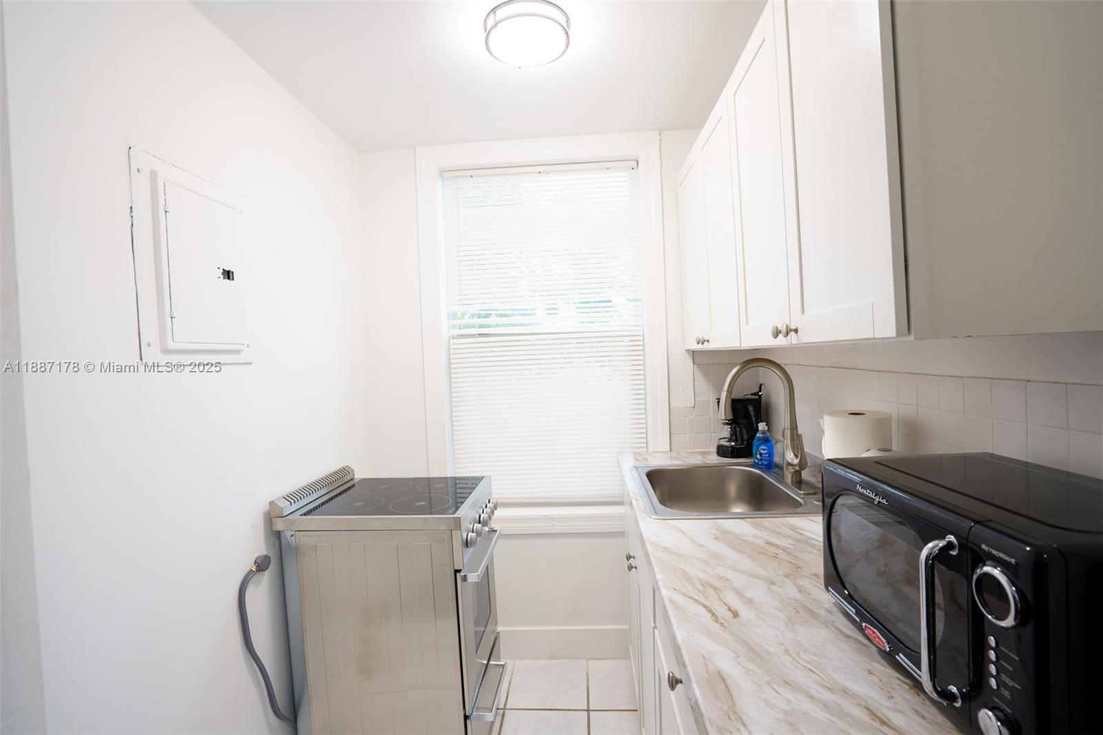   /   sq. ft. $ 2025-09-30 0 Photo