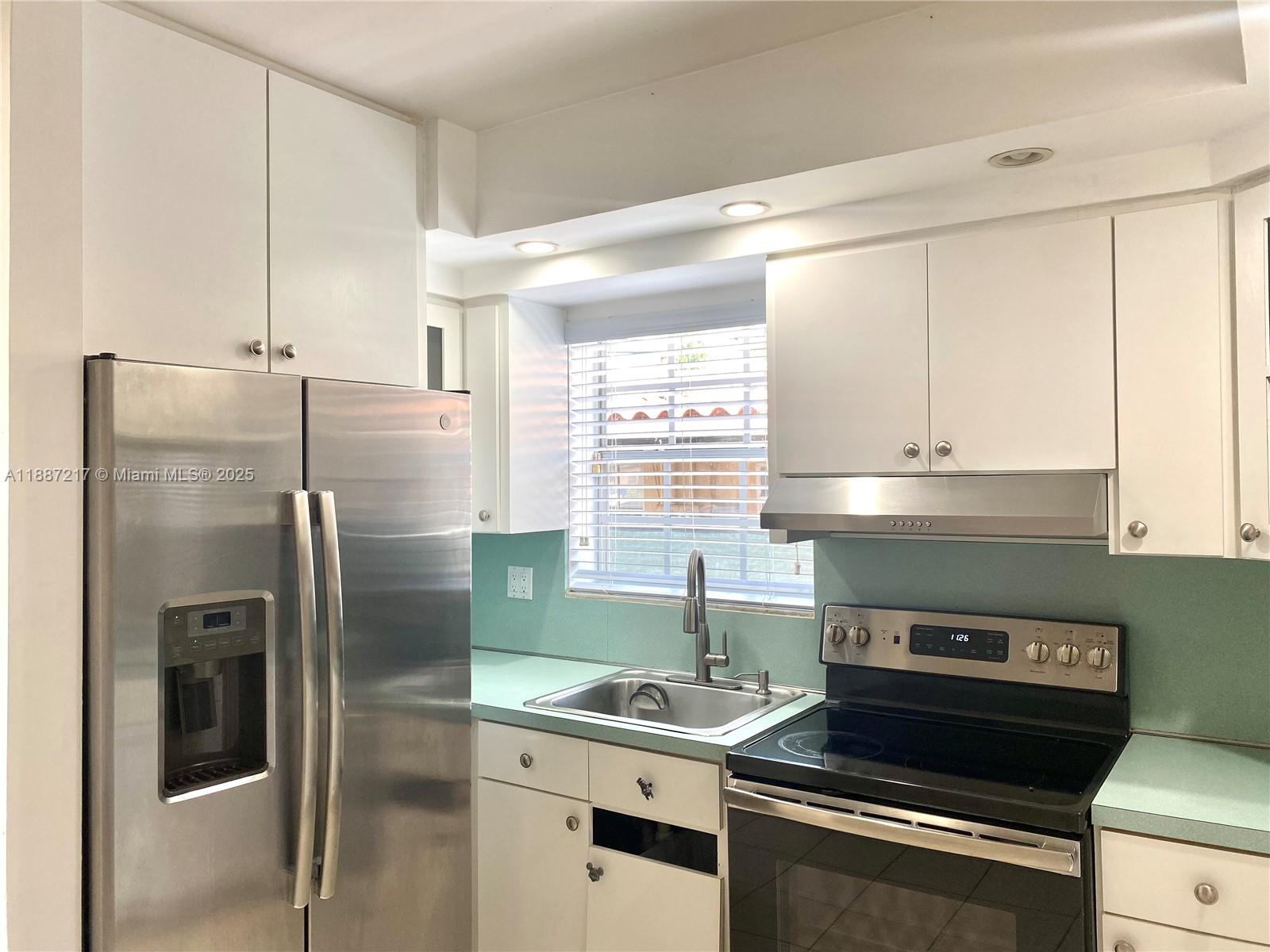   /  2876 sq. ft. $ 2025-09-30 0 Photo