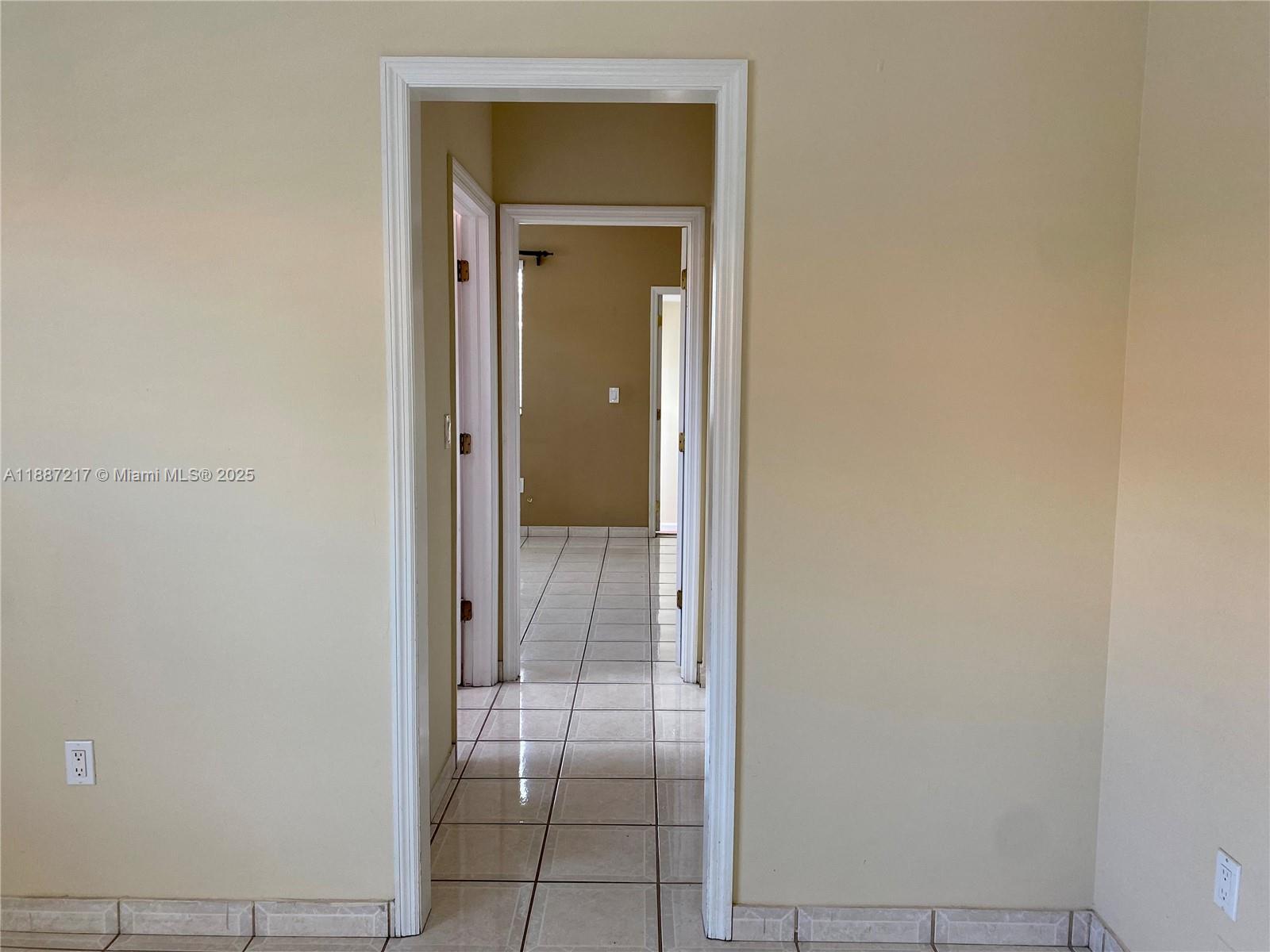  /  2876 sq. ft. $ 2025-09-30 0 Photo