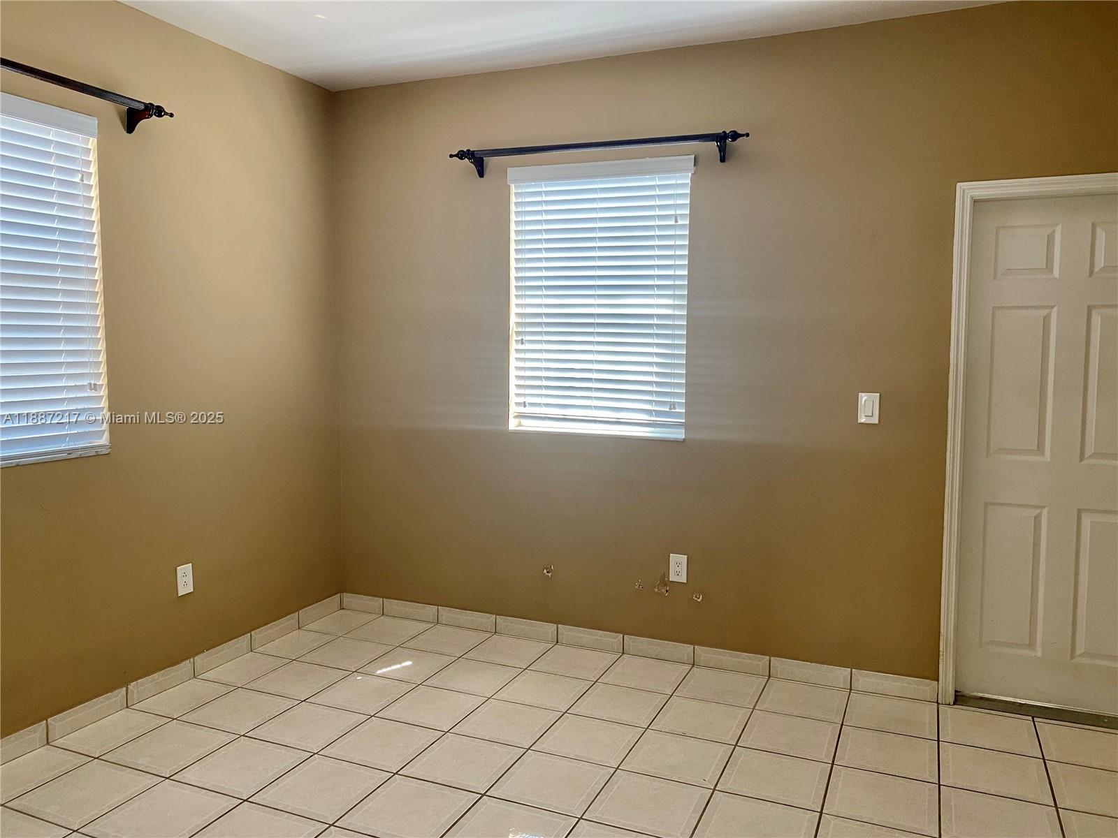   /  2876 sq. ft. $ 2025-09-30 0 Photo