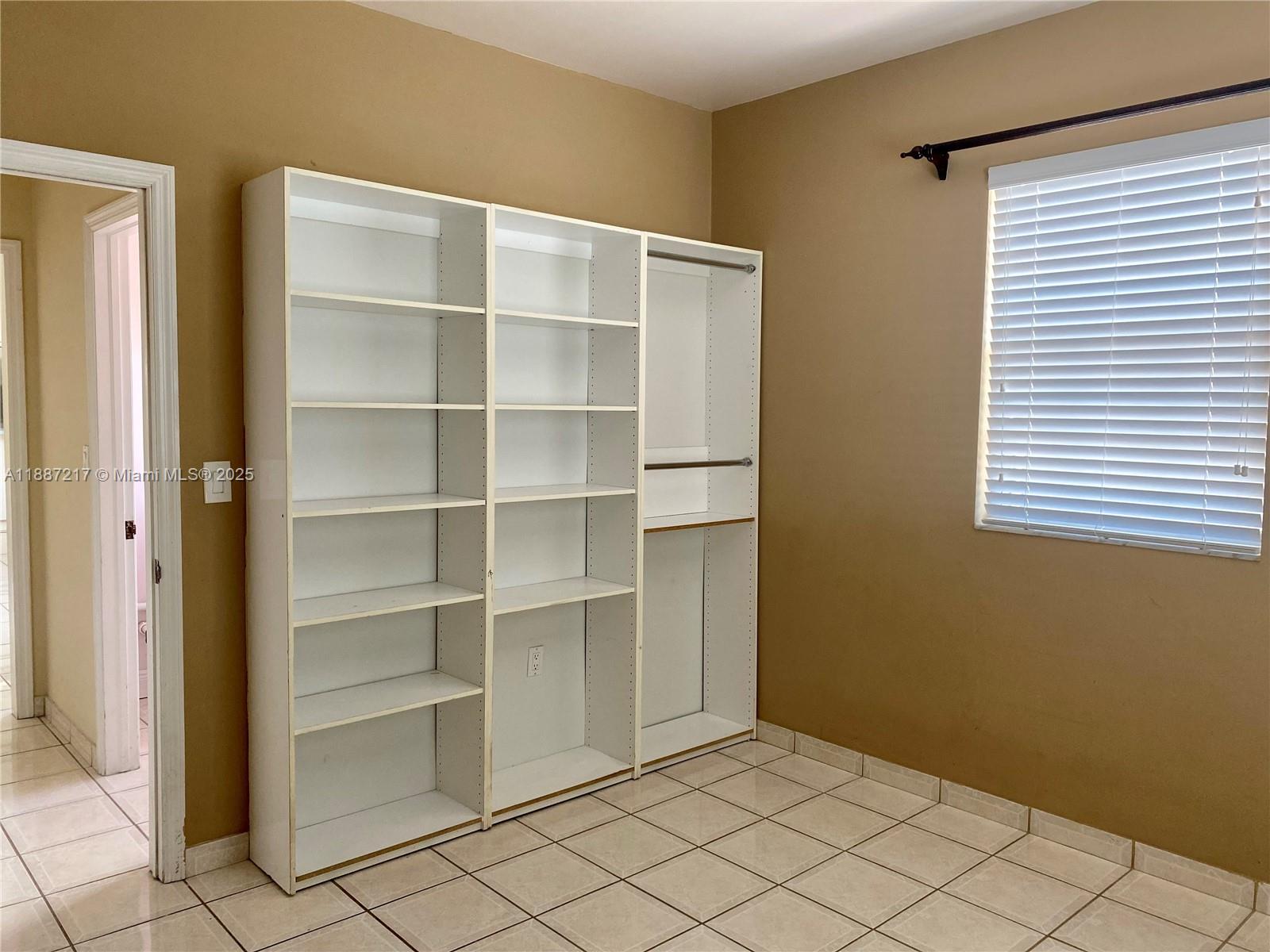   /  2876 sq. ft. $ 2025-09-30 0 Photo