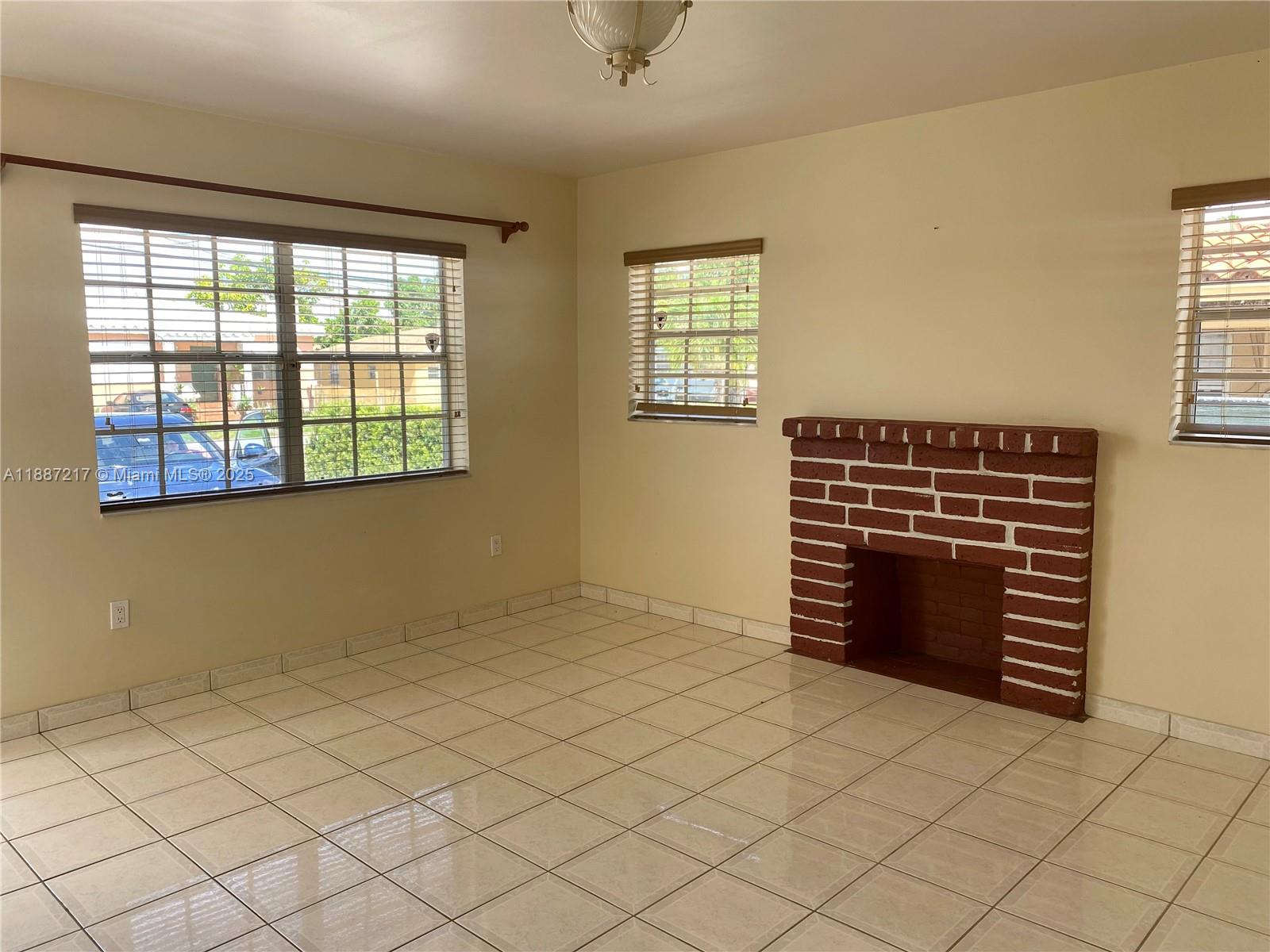   /  2876 sq. ft. $ 2025-09-30 0 Photo