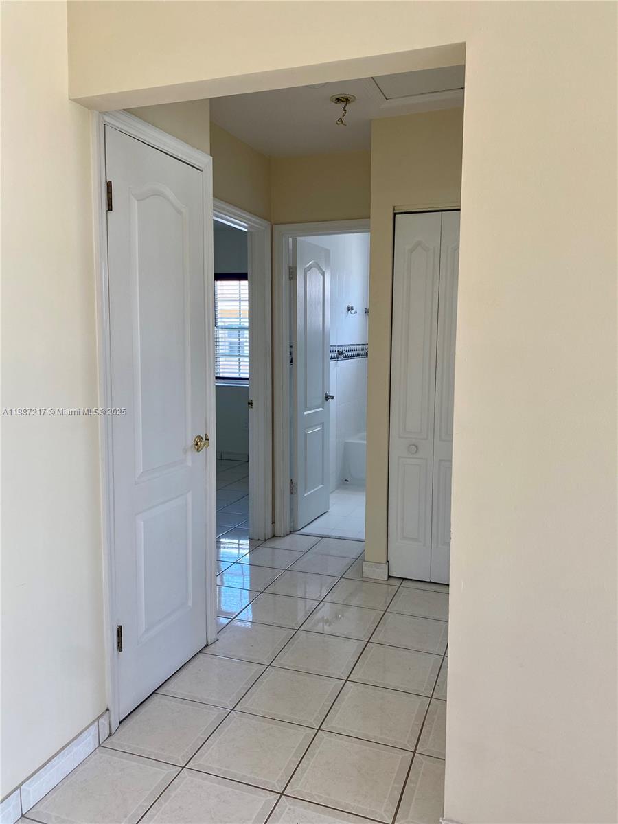   /  2876 sq. ft. $ 2025-09-30 0 Photo