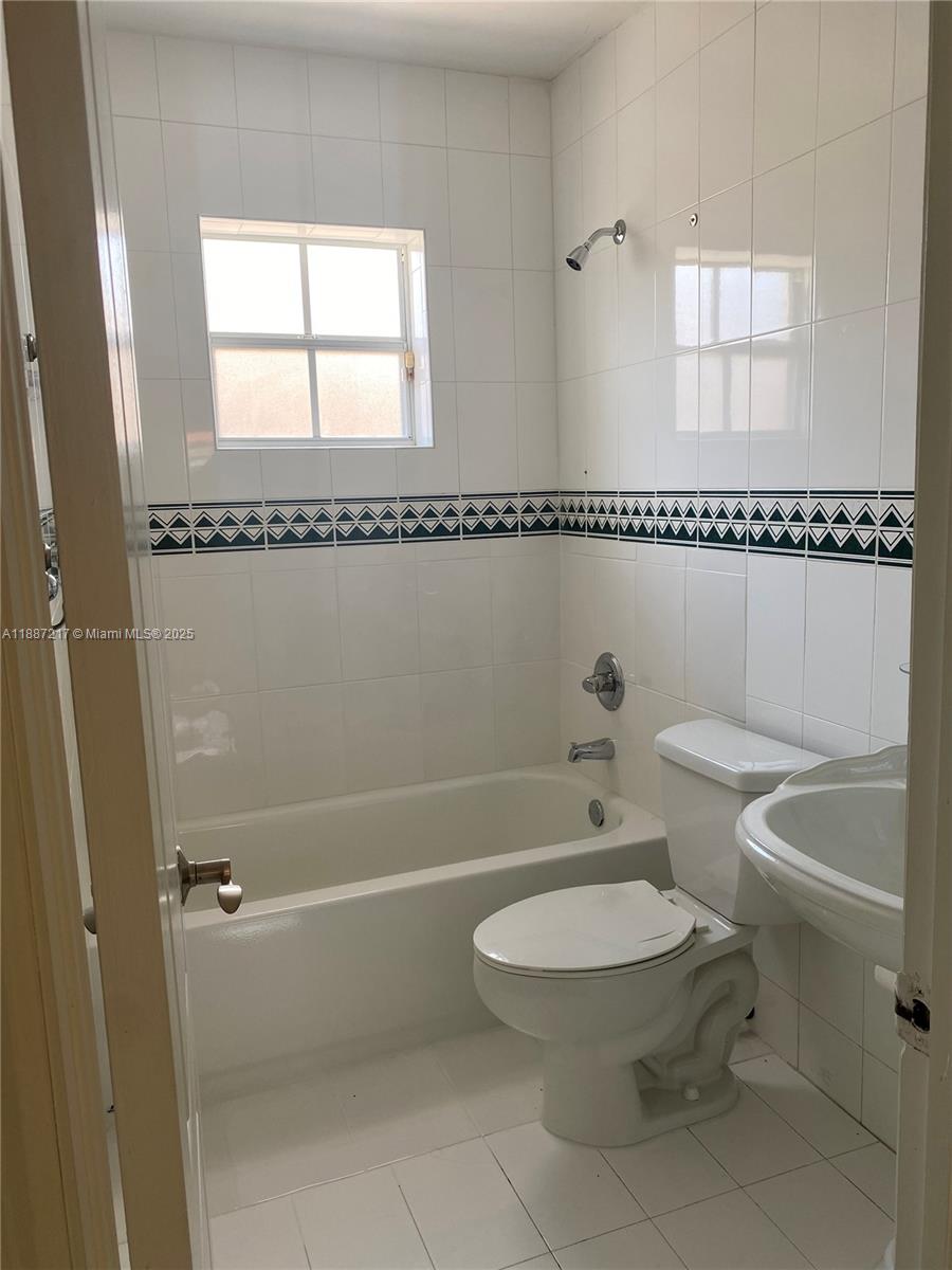   /  2876 sq. ft. $ 2025-09-30 0 Photo