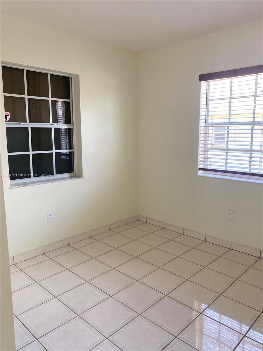   /  2876 sq. ft. $ 2025-09-30 0 Photo