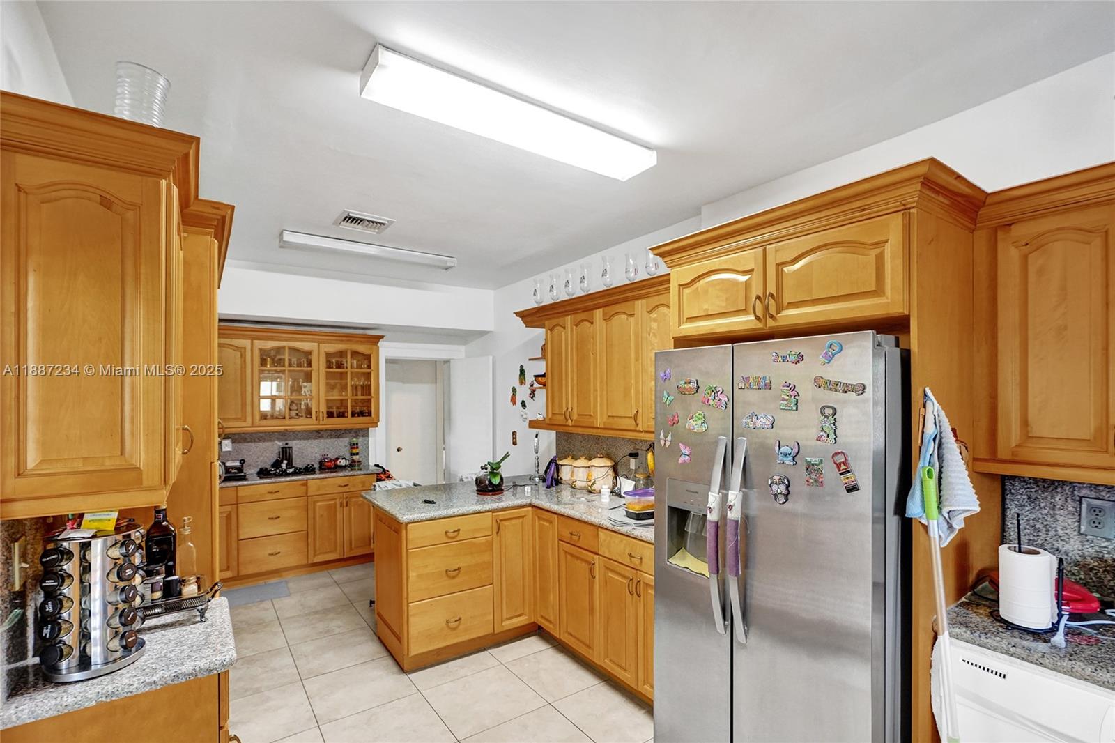   /  3032 sq. ft. $ 2025-09-30 0 Photo