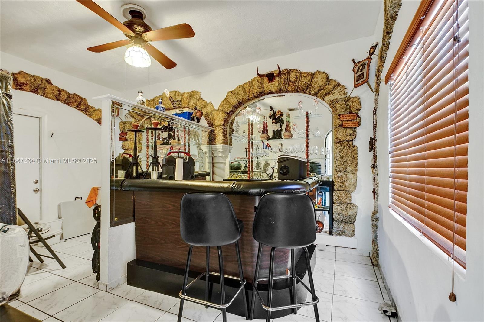   /  3032 sq. ft. $ 2025-09-30 0 Photo