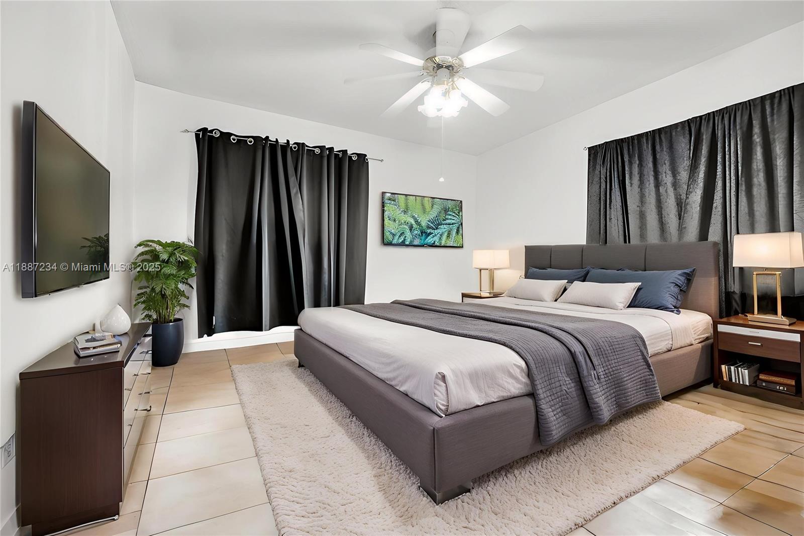   /  3032 sq. ft. $ 2025-09-30 0 Photo
