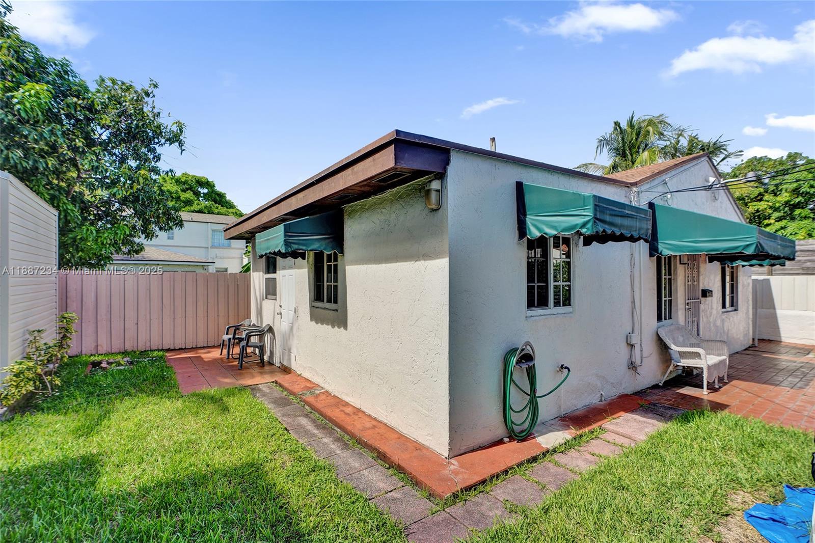   /  3032 sq. ft. $ 2025-09-30 0 Photo