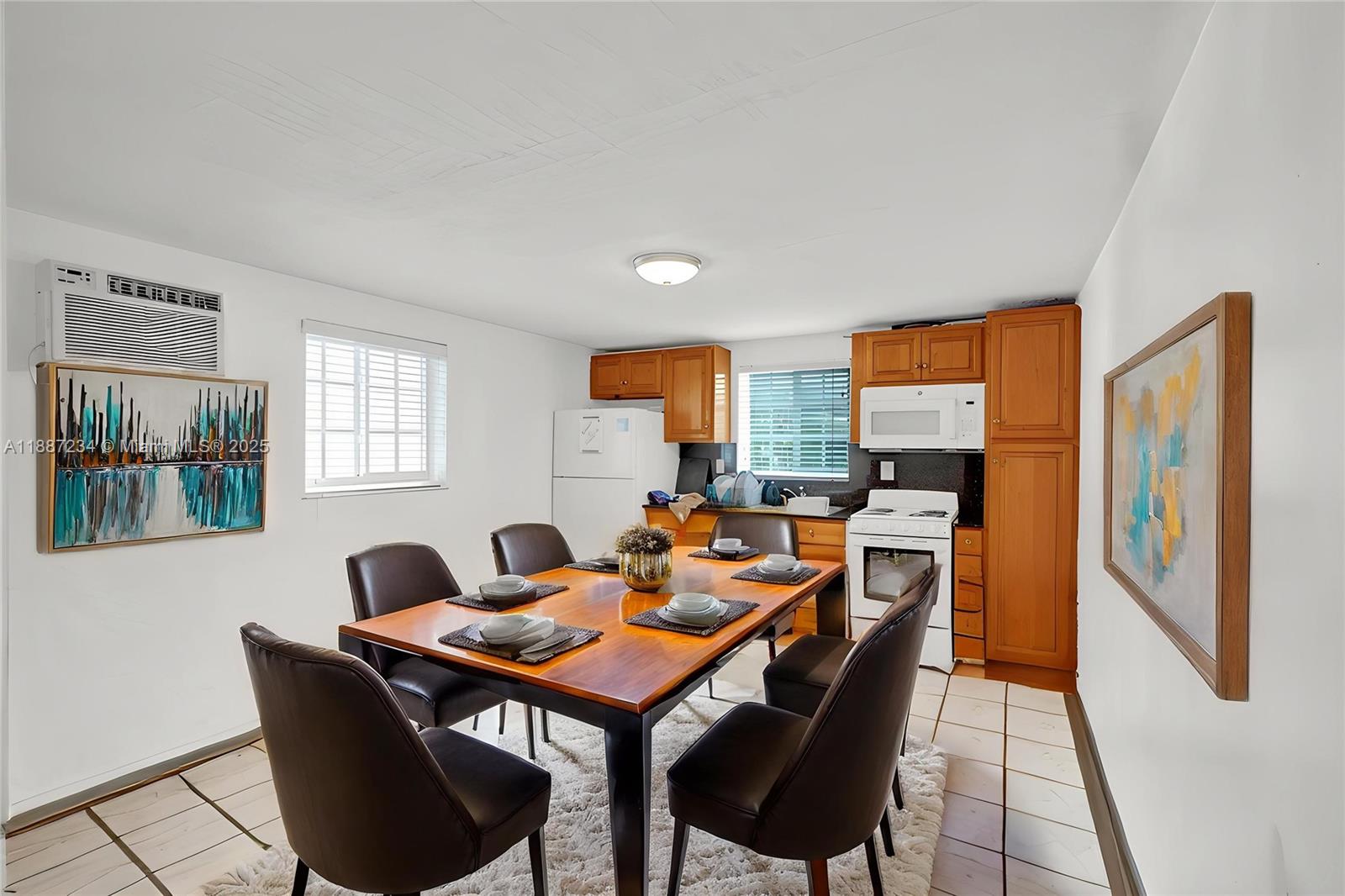   /  3032 sq. ft. $ 2025-09-30 0 Photo
