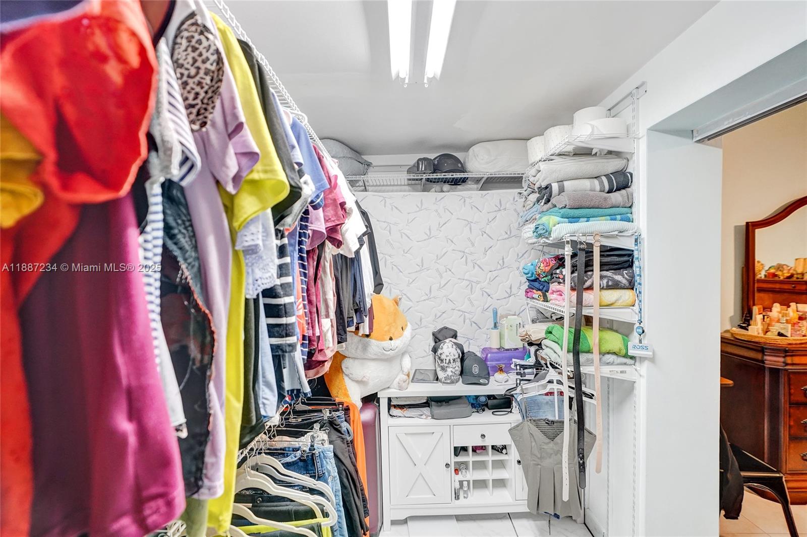   /  3032 sq. ft. $ 2025-09-30 0 Photo