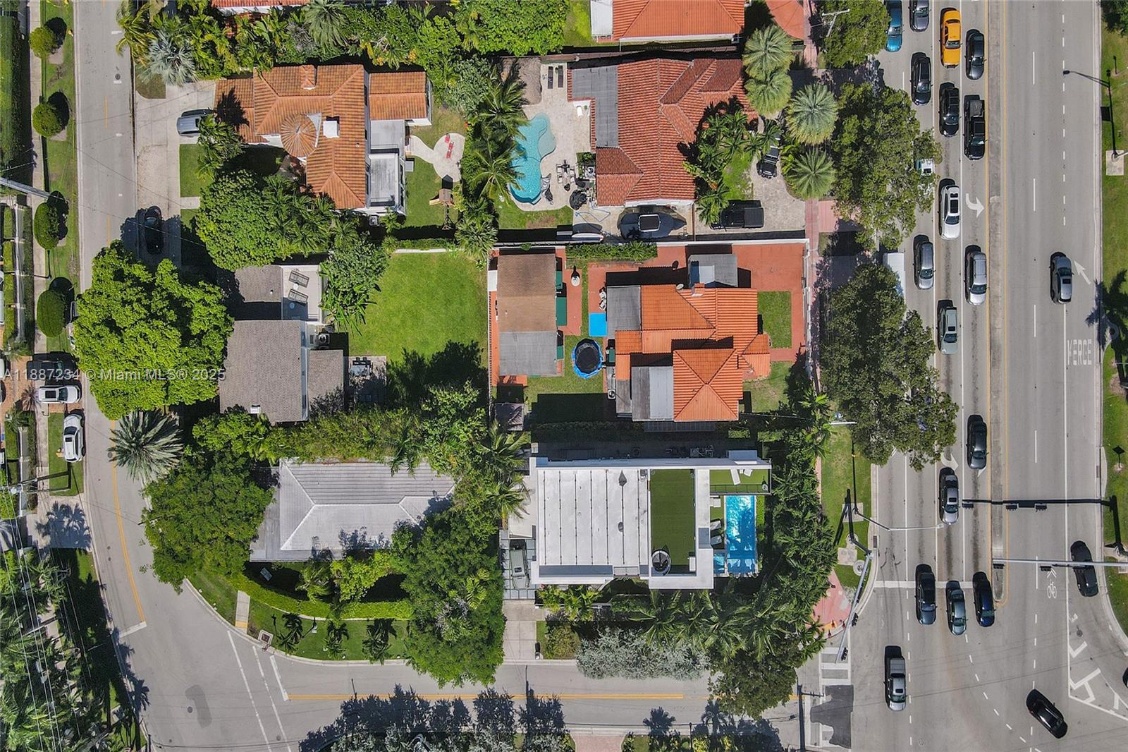   /  3032 sq. ft. $ 2025-09-30 0 Photo
