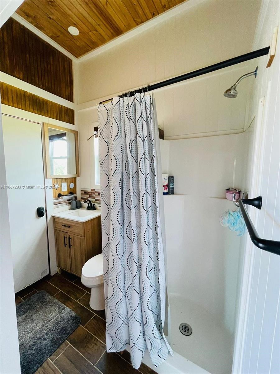   /   sq. ft. $ 2025-09-30 0 foto