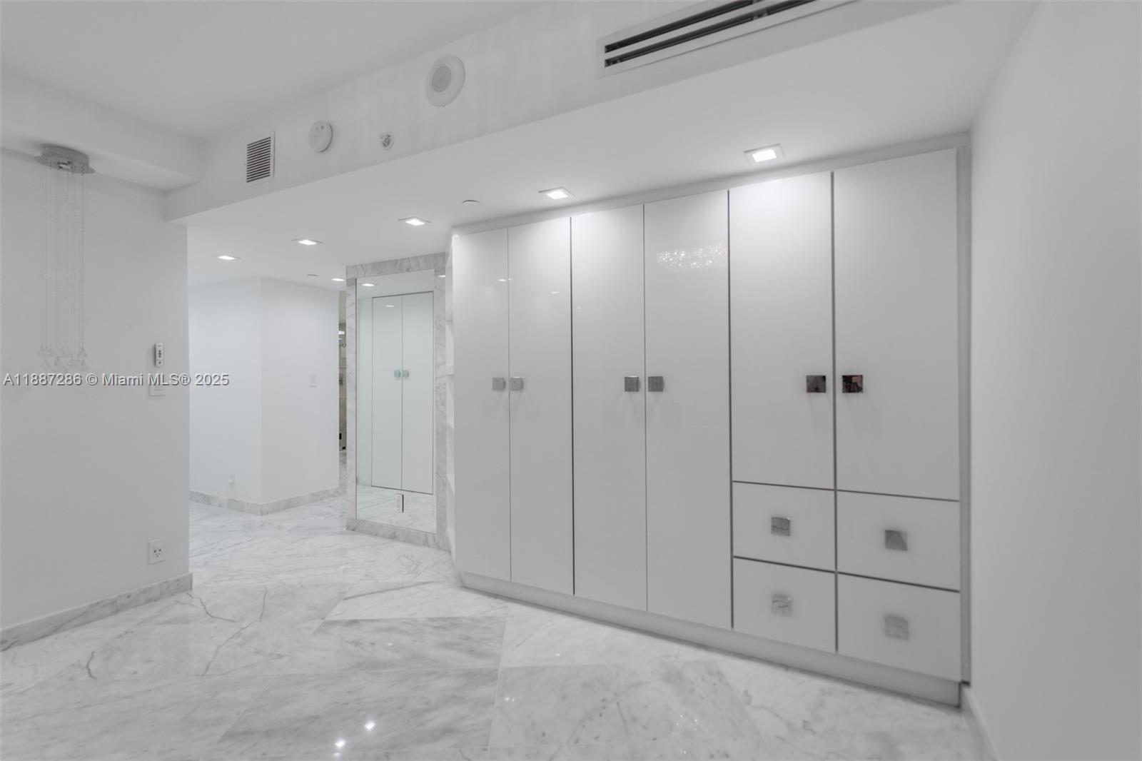 Photo of 19195 Mystic Pointe Dr  #2707, Aventura, Florida, 33180 - 