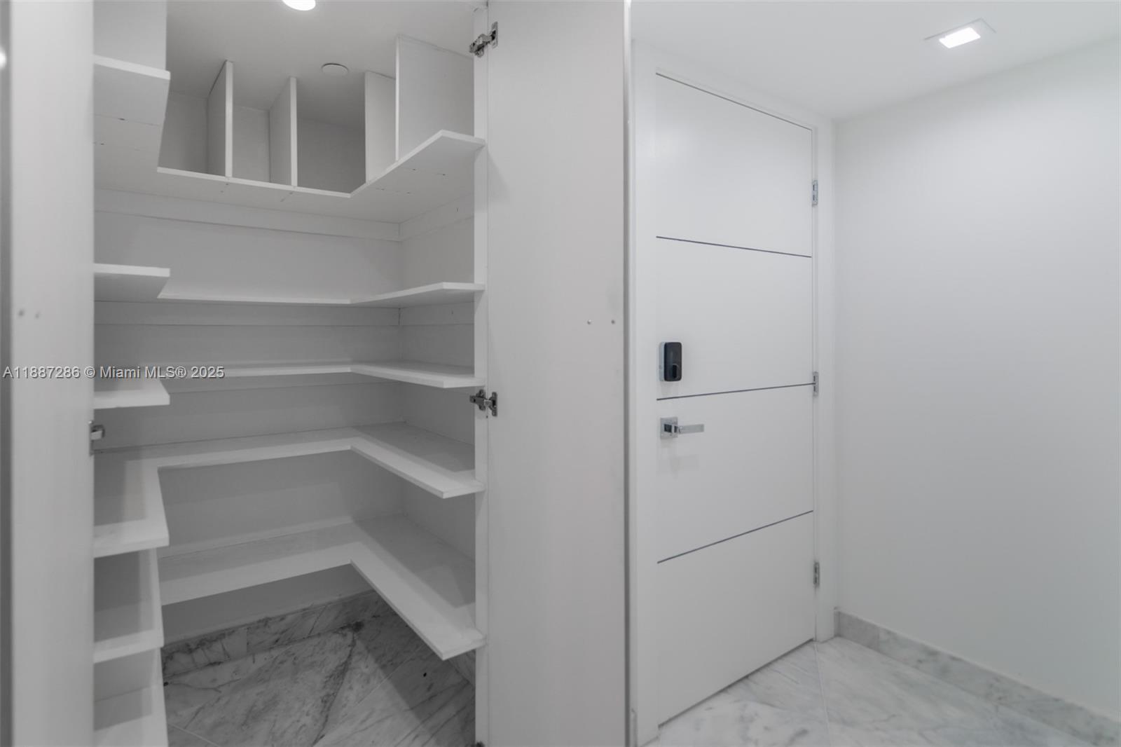 Photo of 19195 Mystic Pointe Dr  #2707, Aventura, Florida, 33180 - 