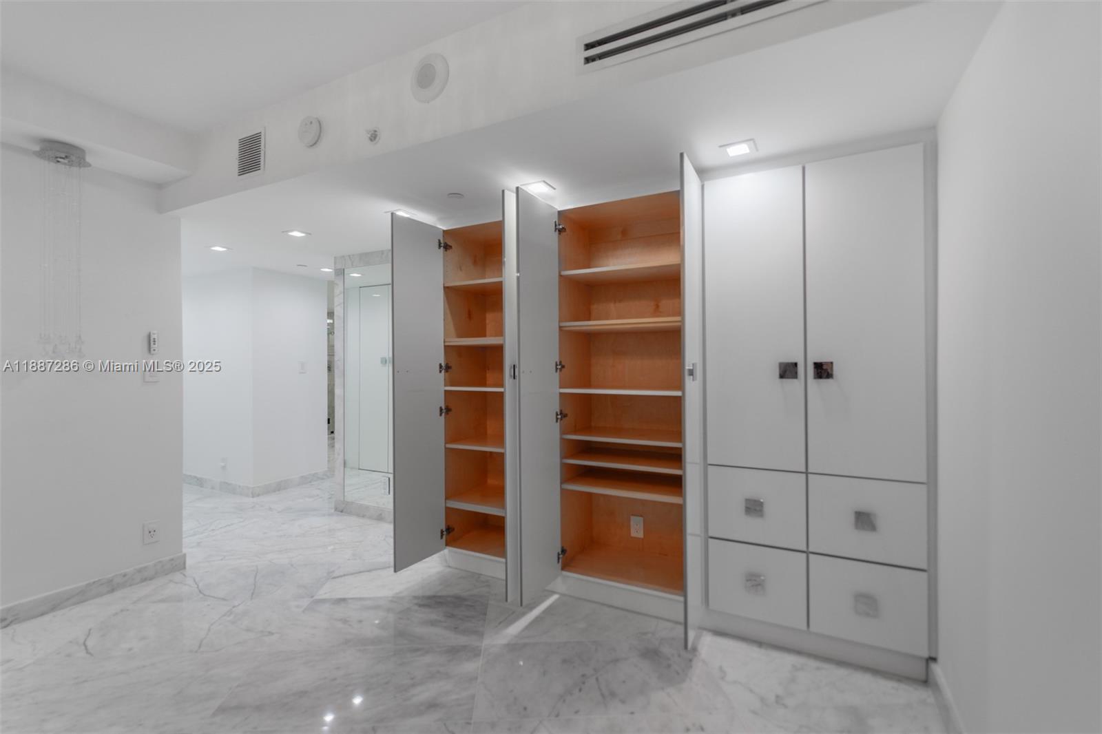 Photo of 19195 Mystic Pointe Dr  #2707, Aventura, Florida, 33180 - 