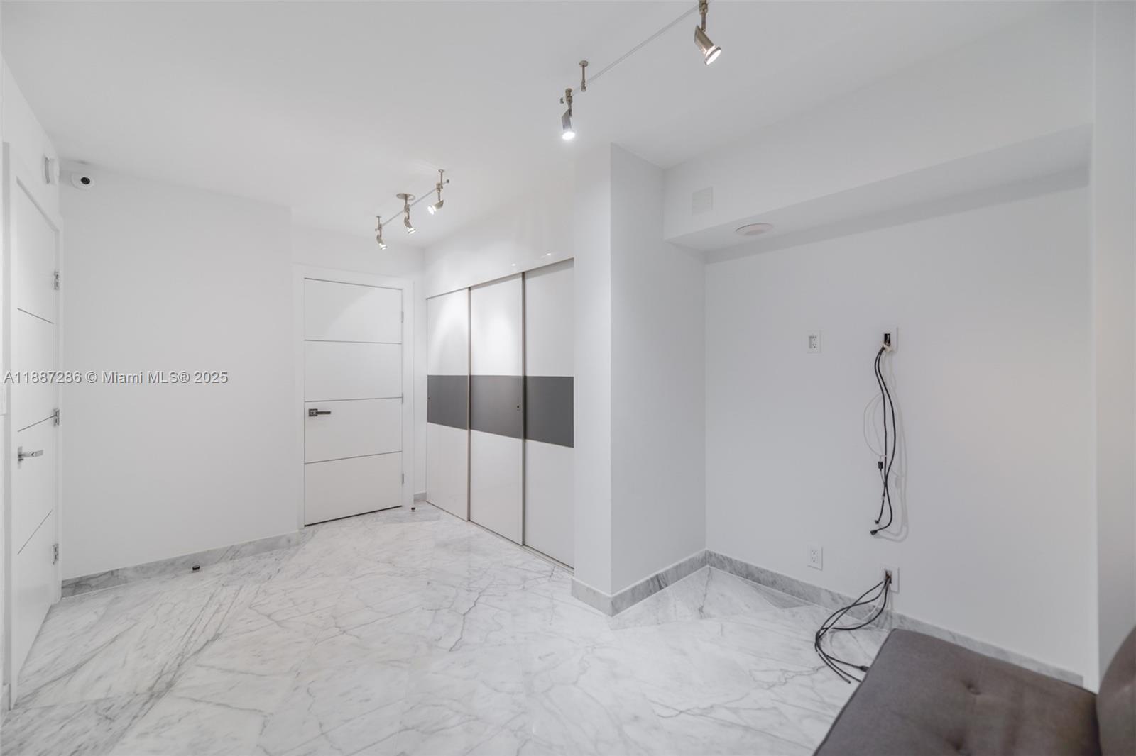 Photo of 19195 Mystic Pointe Dr  #2707, Aventura, Florida, 33180 - 