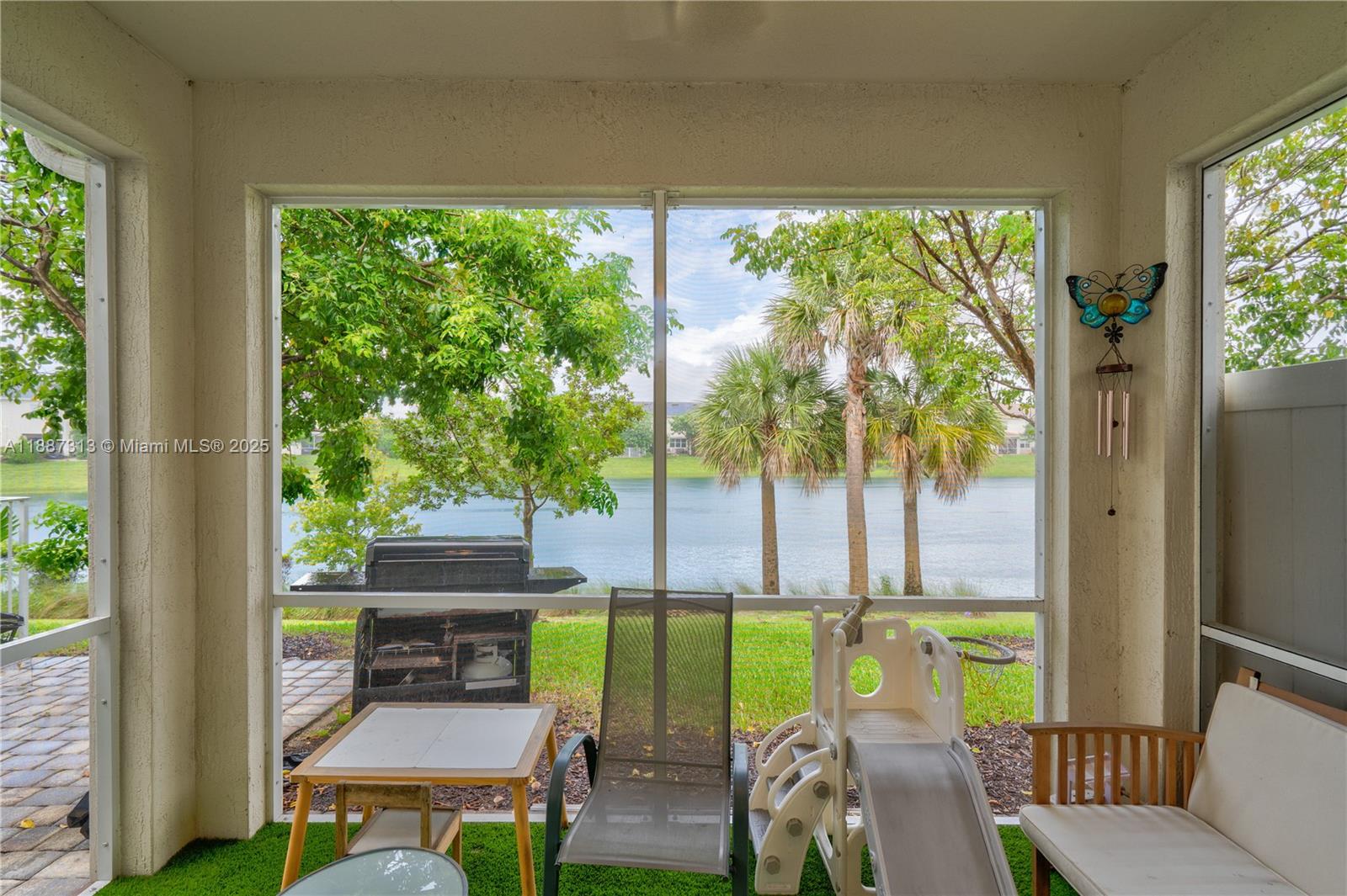 4955 3 / 3 1760 sq. ft. $ 2025-09-30 0 Photo