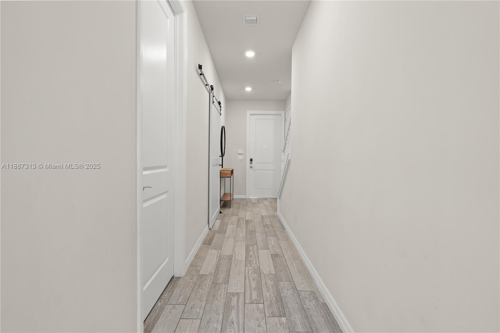 4955 3 / 3 1760 sq. ft. $ 2025-09-30 0 Photo