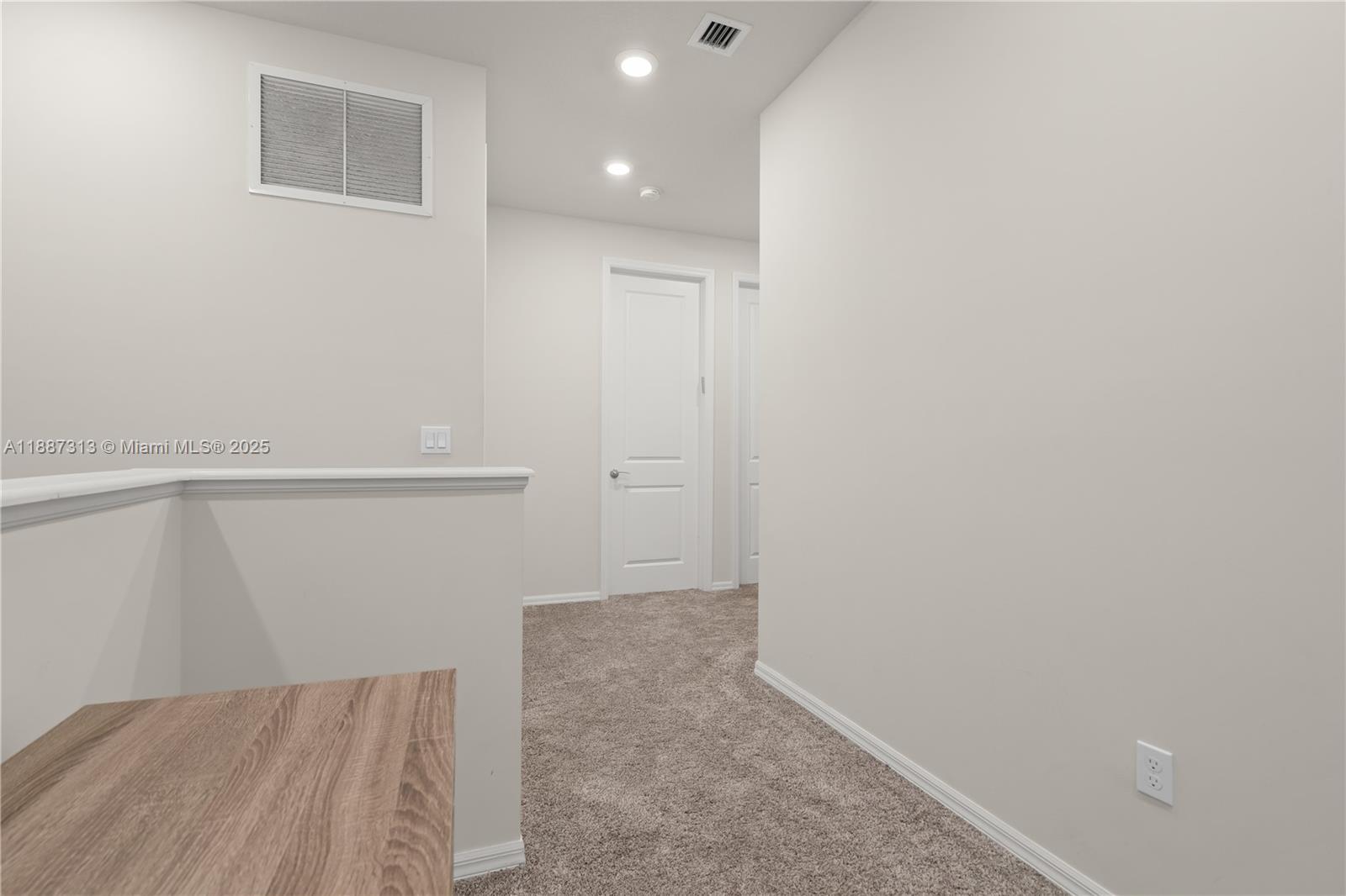 4955 3 / 3 1760 sq. ft. $ 2025-09-30 0 Photo