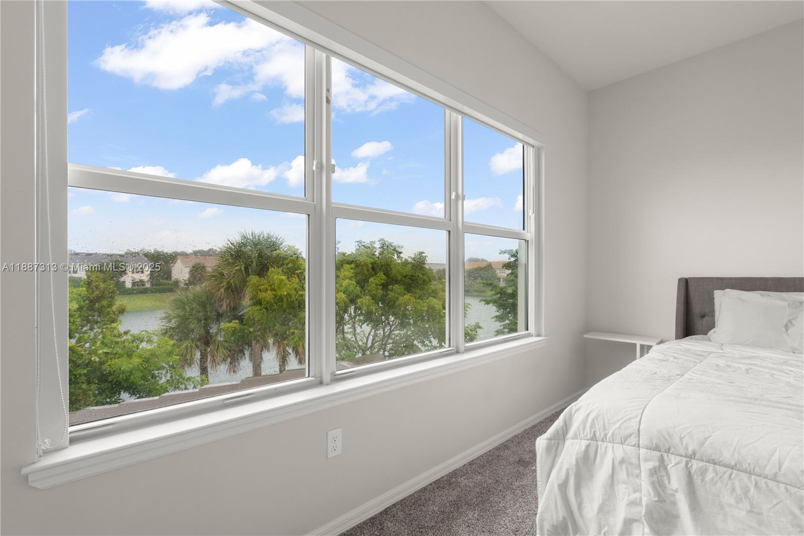 4955 3 / 3 1760 sq. ft. $ 2025-09-30 0 Photo