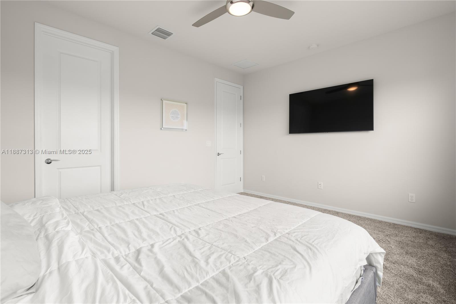 4955 3 / 3 1760 sq. ft. $ 2025-09-30 0 Photo