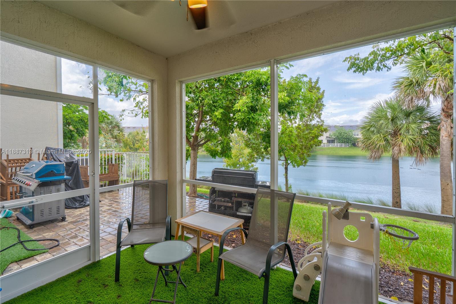4955 3 / 3 1760 sq. ft. $ 2025-09-30 0 Photo
