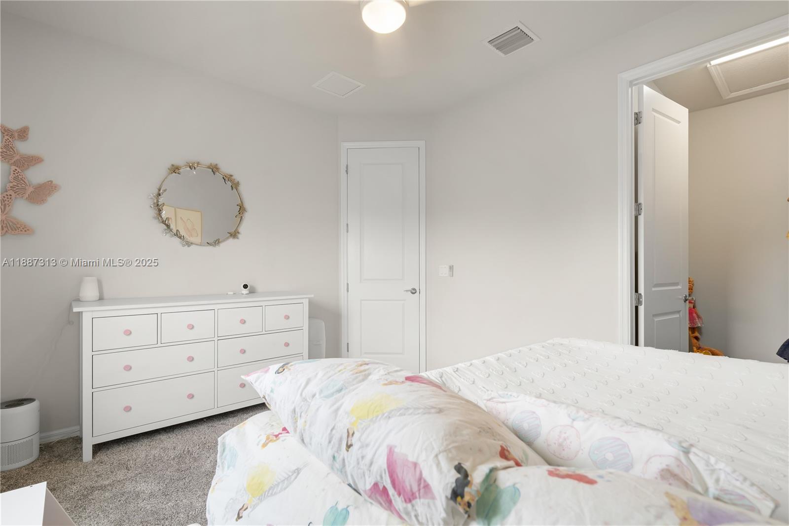 4955 3 / 3 1760 sq. ft. $ 2025-09-30 0 Photo