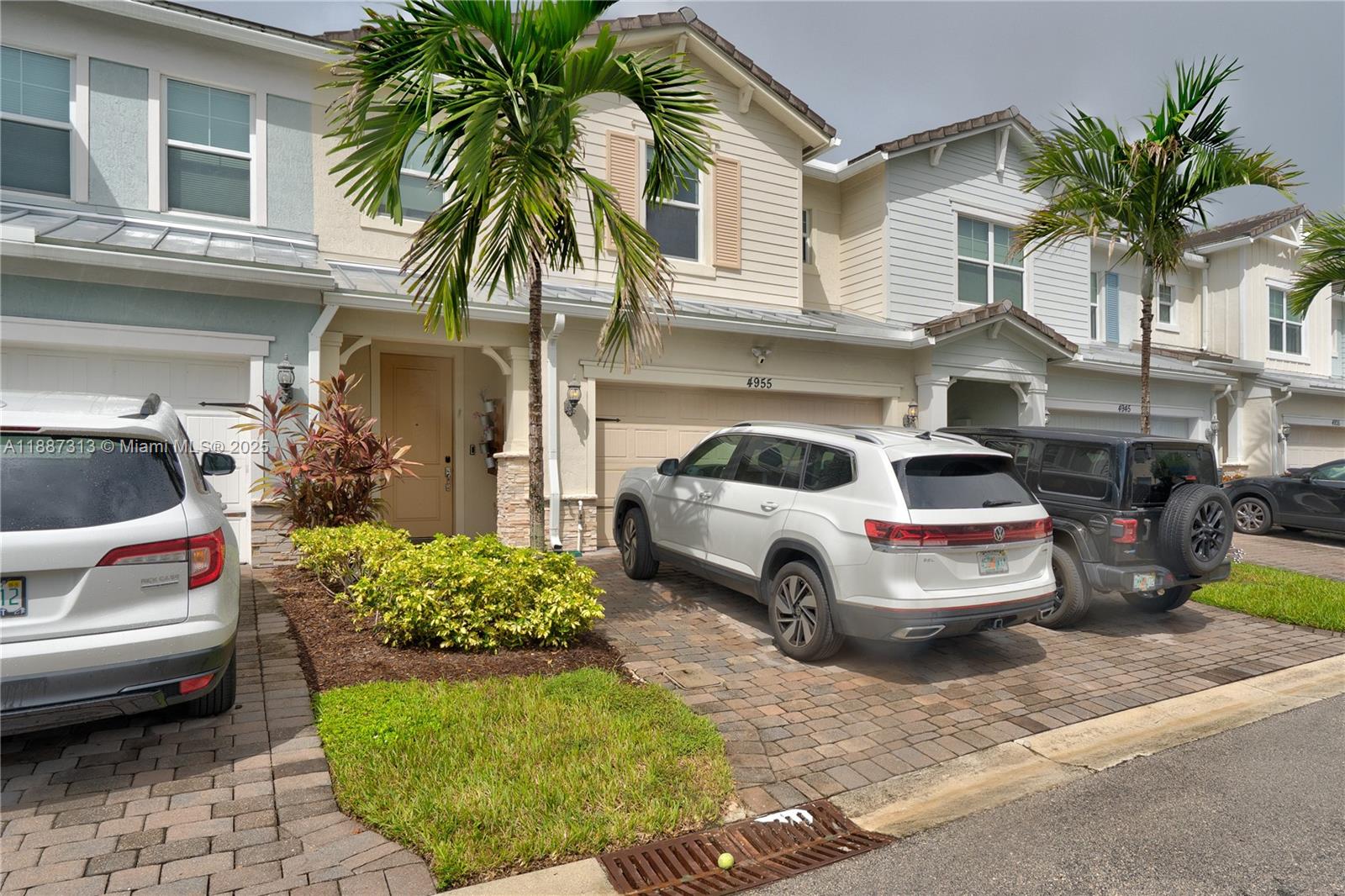 4955 3 / 3 1760 sq. ft. $ 2025-09-30 0 Photo