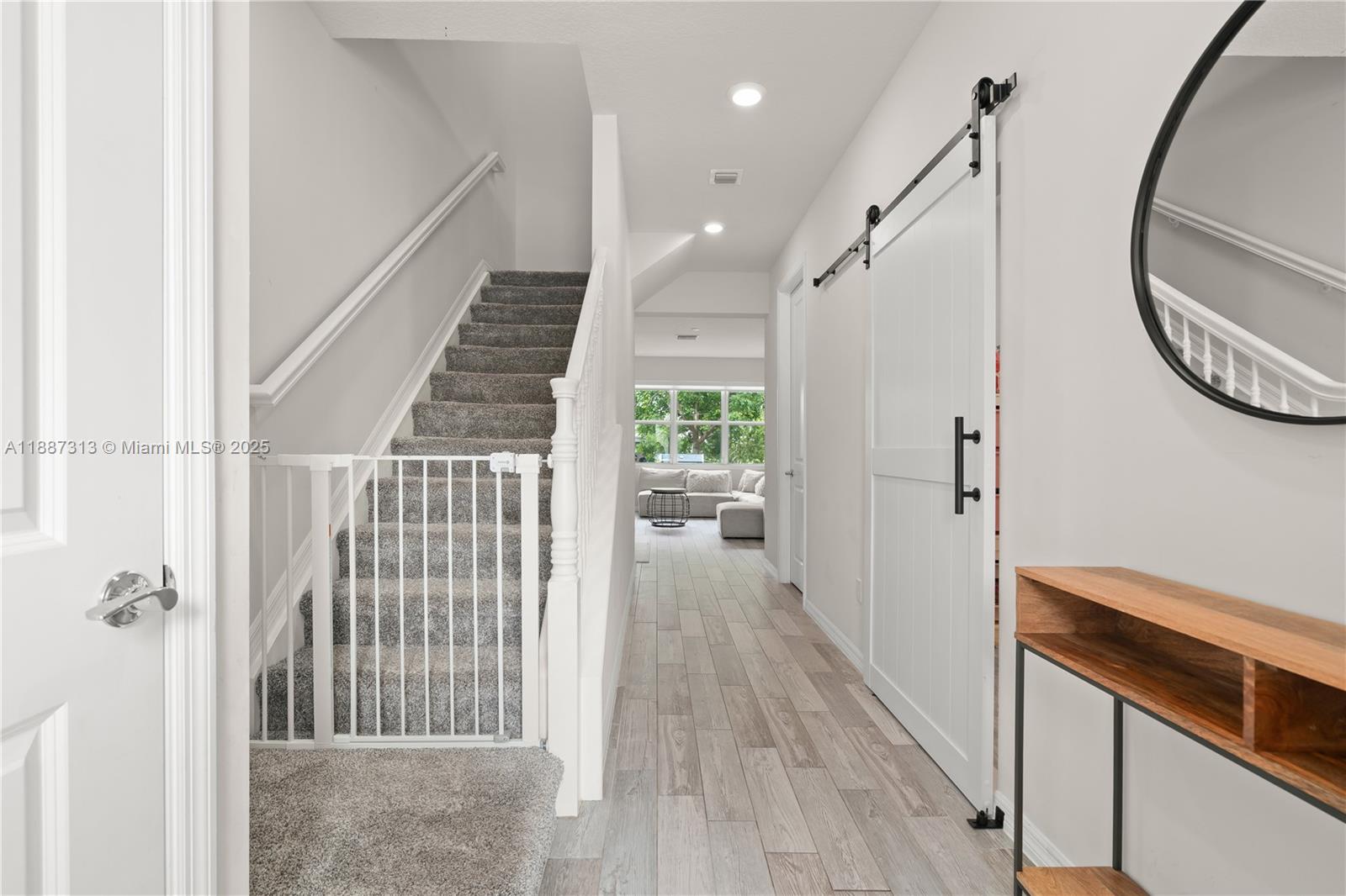 4955 3 / 3 1760 sq. ft. $ 2025-09-30 0 Photo