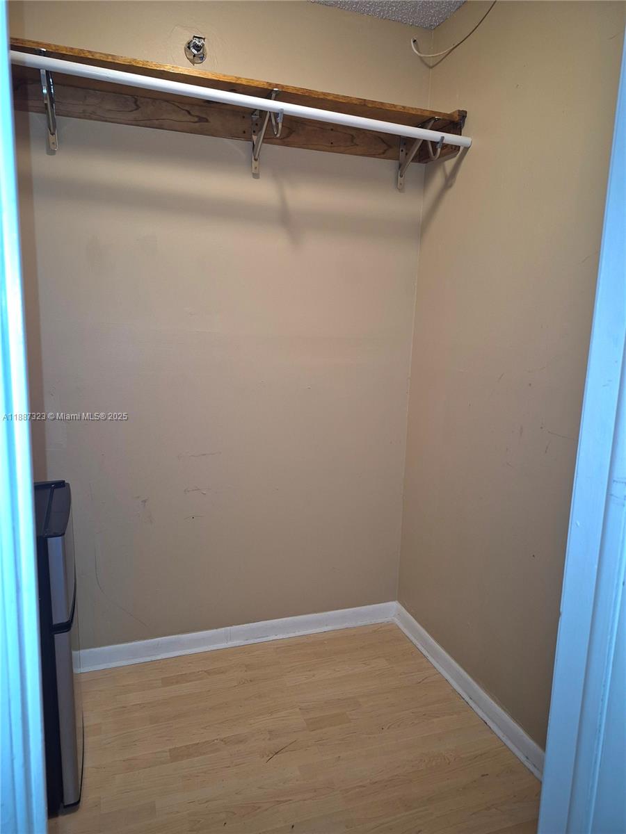 602-4 3 / 3 2200 sq. ft. $ 2025-09-30 0 Photo