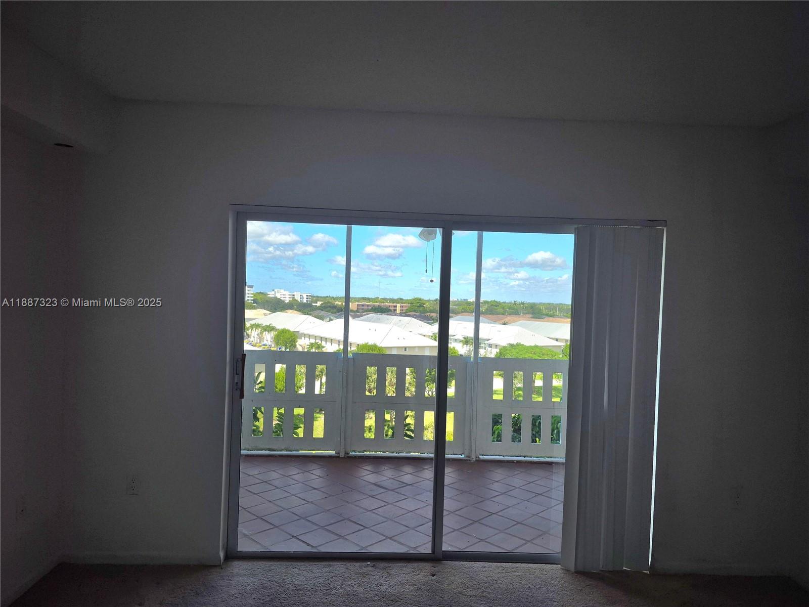 602-4 3 / 3 2200 sq. ft. $ 2025-09-30 0 Photo