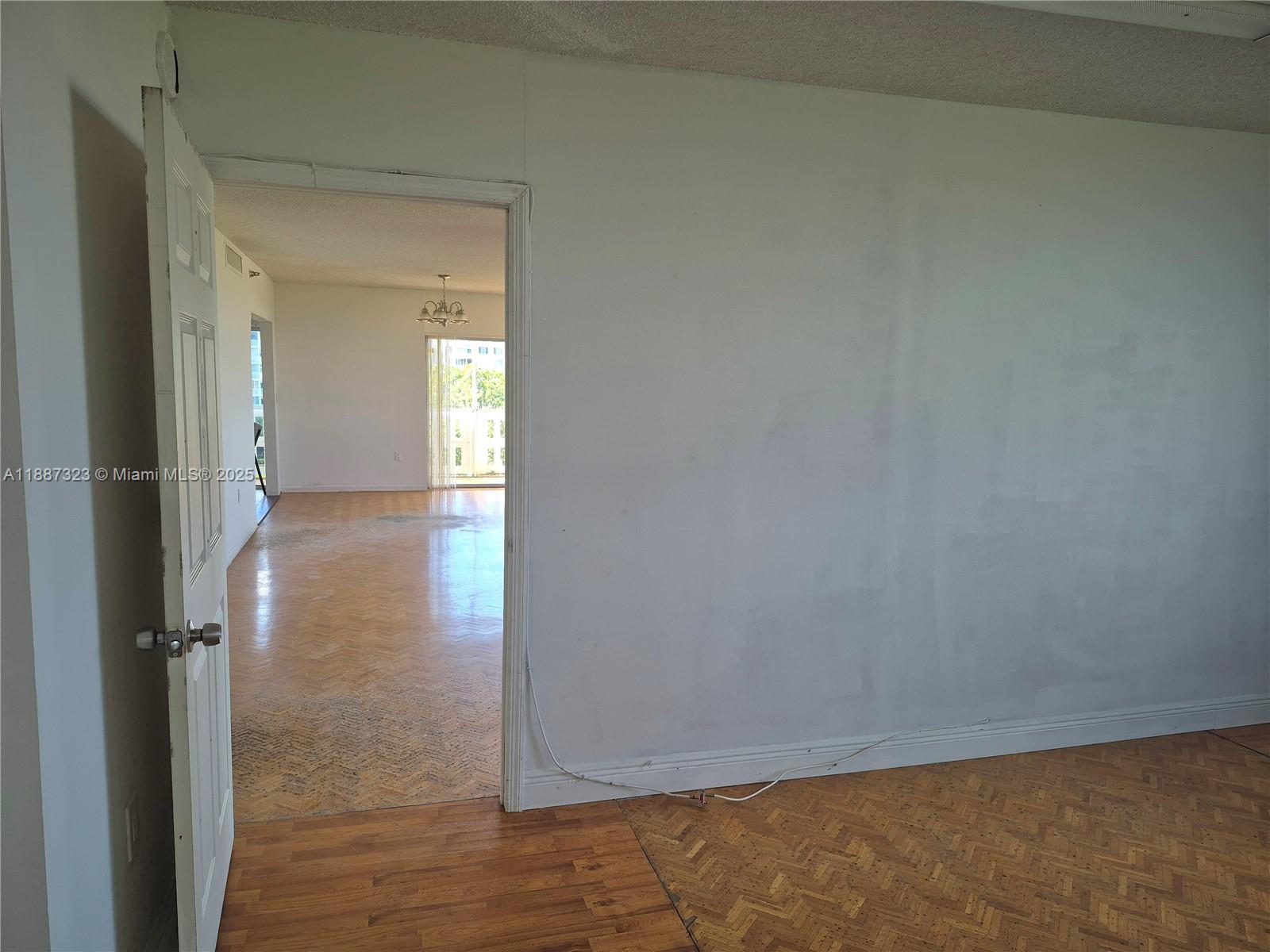 602-4 3 / 3 2200 sq. ft. $ 2025-09-30 0 Photo