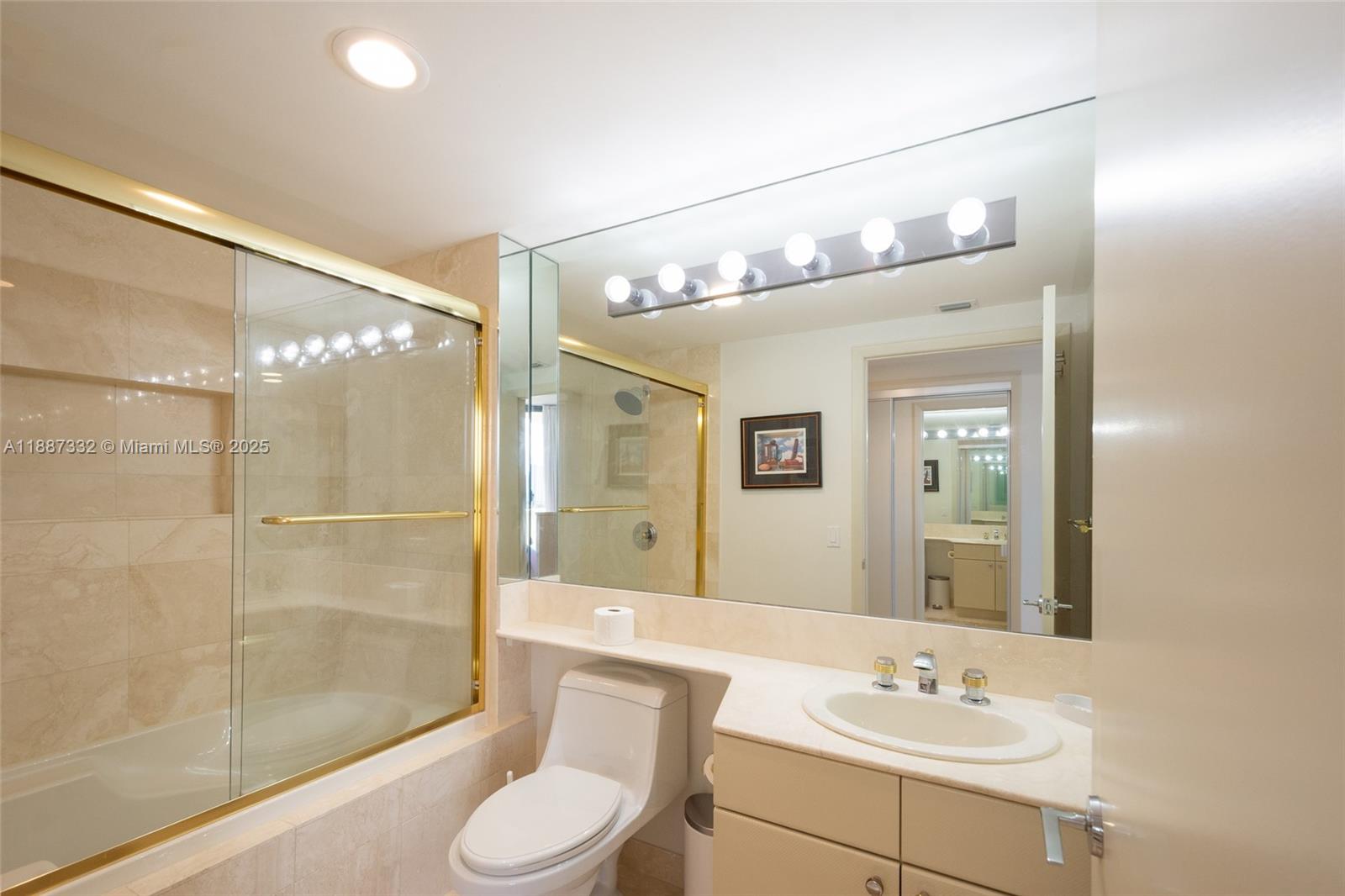 1002 2 / 3 1890 sq. ft. $ 2025-09-30 0 Photo