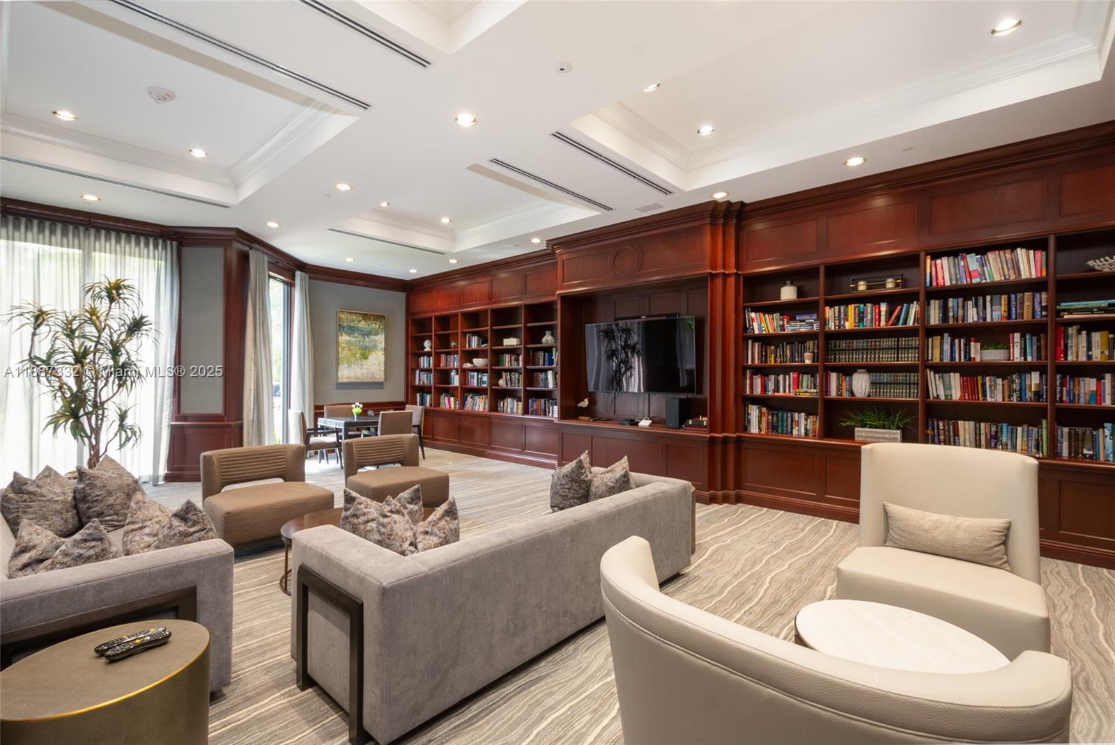 See details 1002 2 / 3 1890 sq. ft. $ 2025-09-30 0 Photo