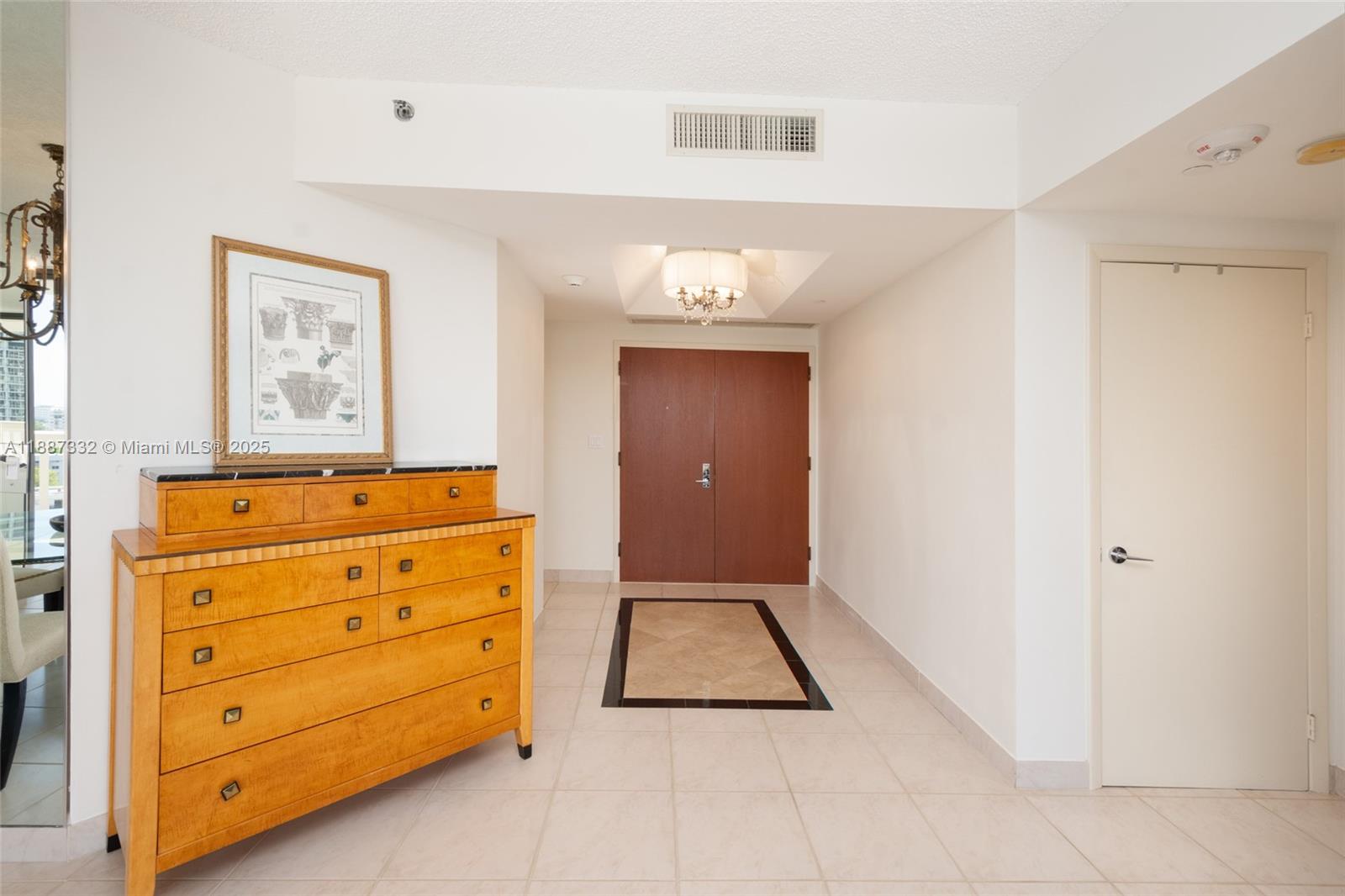 1002 2 / 3 1890 sq. ft. $ 2025-09-30 0 Photo
