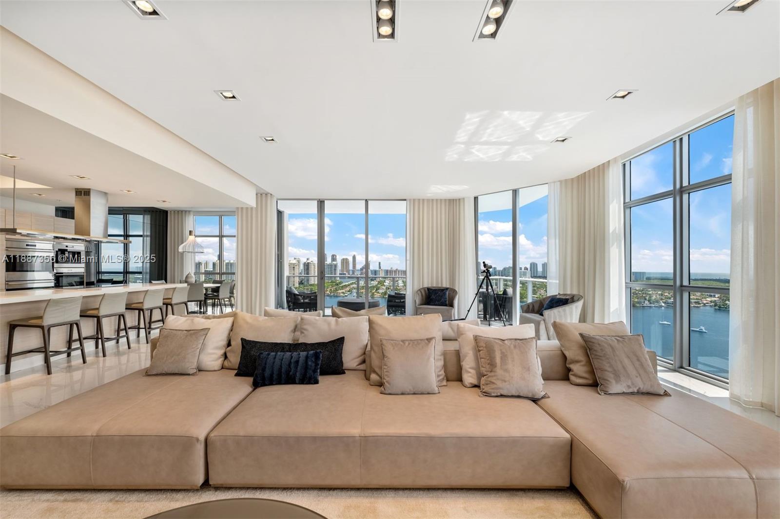 Photo of 17301 Biscayne Blvd #PH-7, North Miami Beach, Florida, 33160 -