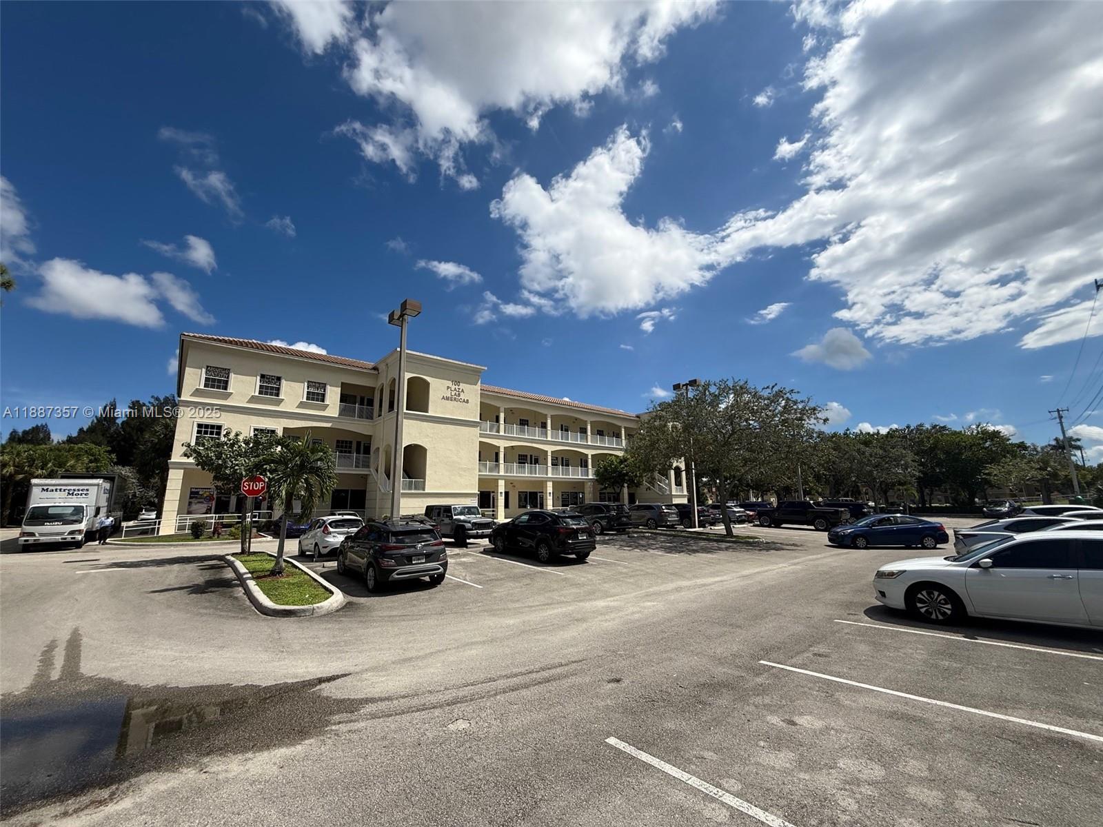 105  /   sq. ft. $ 2025-09-30 0 Photo