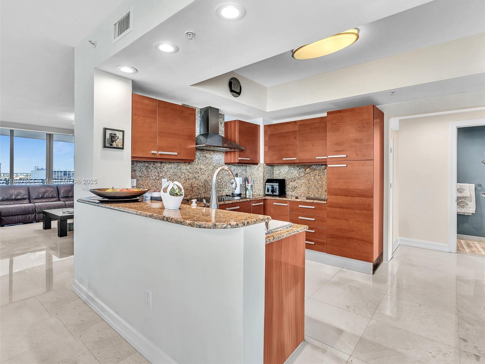 Photo of 3535 Ocean Dr  #905, Hollywood, Florida, 33019 - 