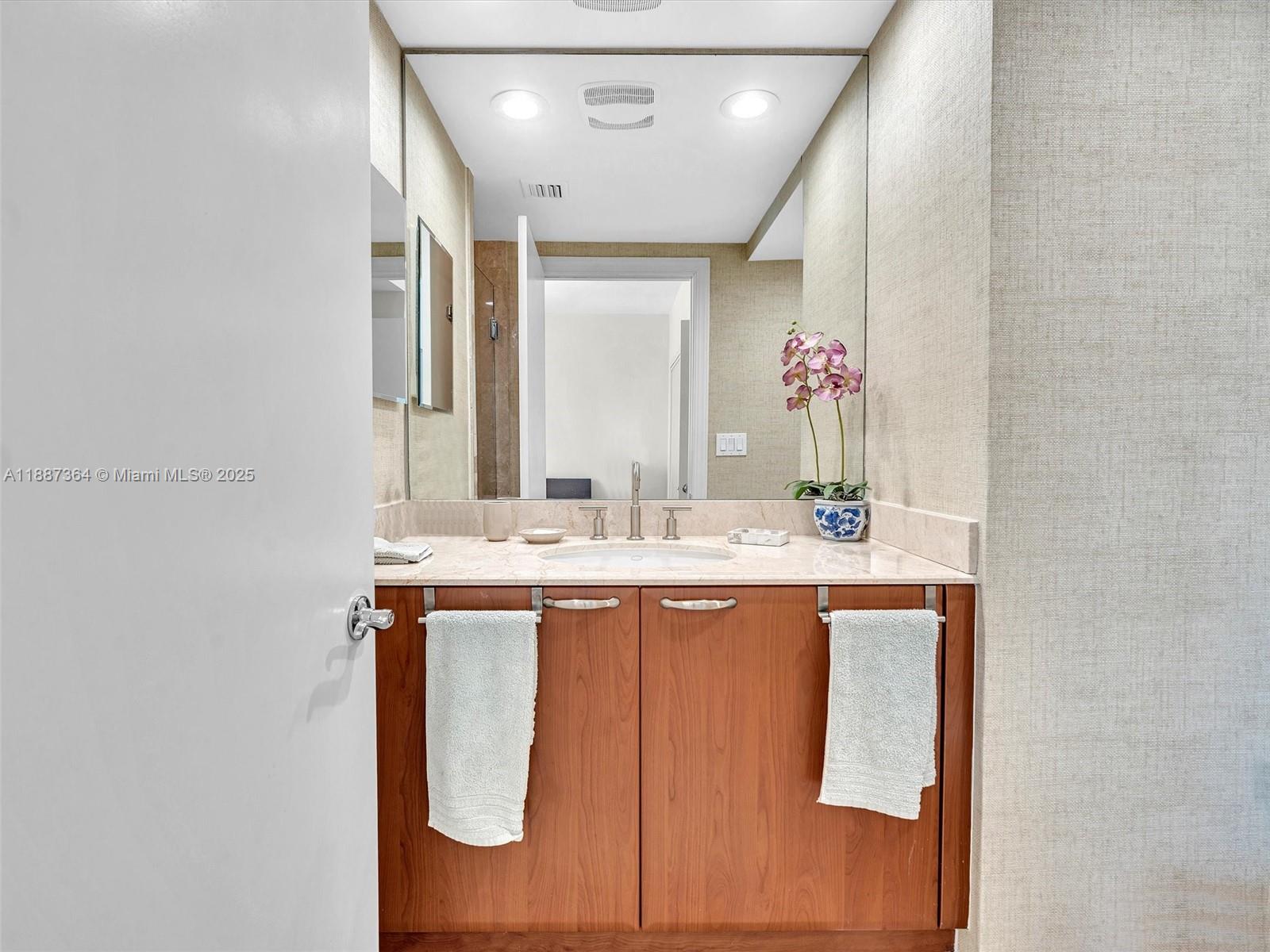 Photo of 3535 Ocean Dr  #905, Hollywood, Florida, 33019 - 