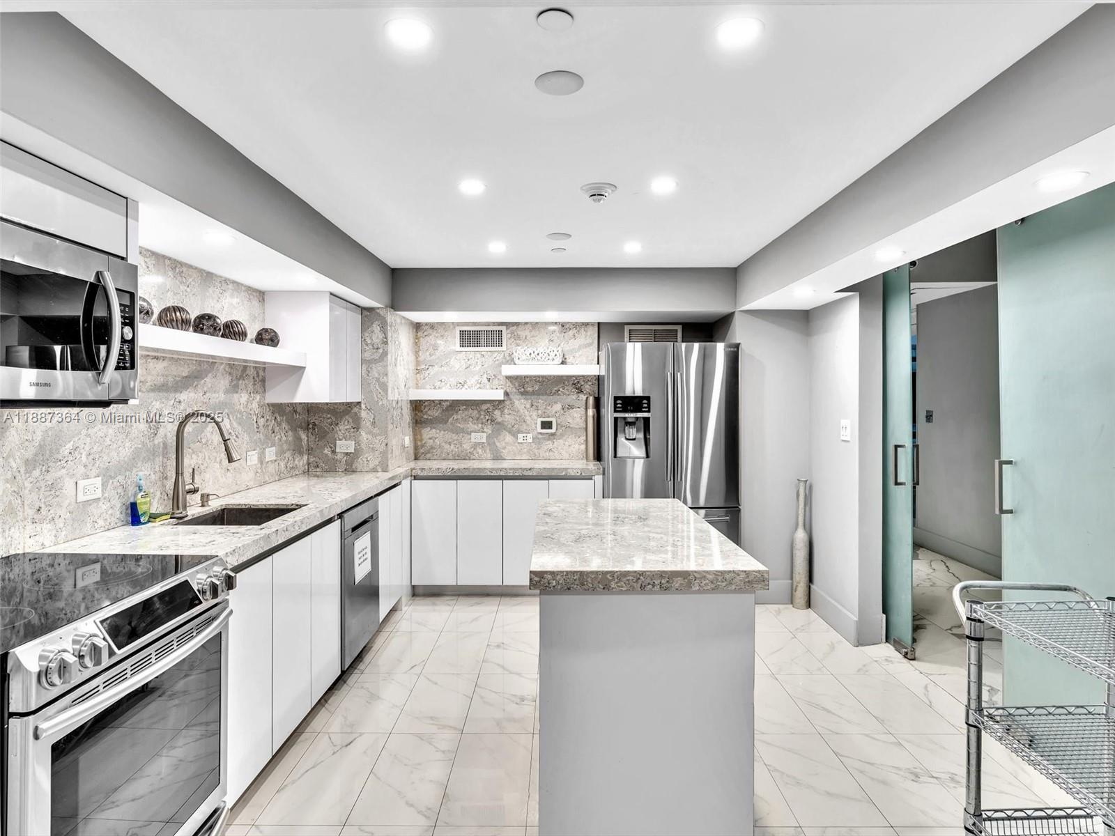 Photo of 3535 Ocean Dr  #905, Hollywood, Florida, 33019 - 