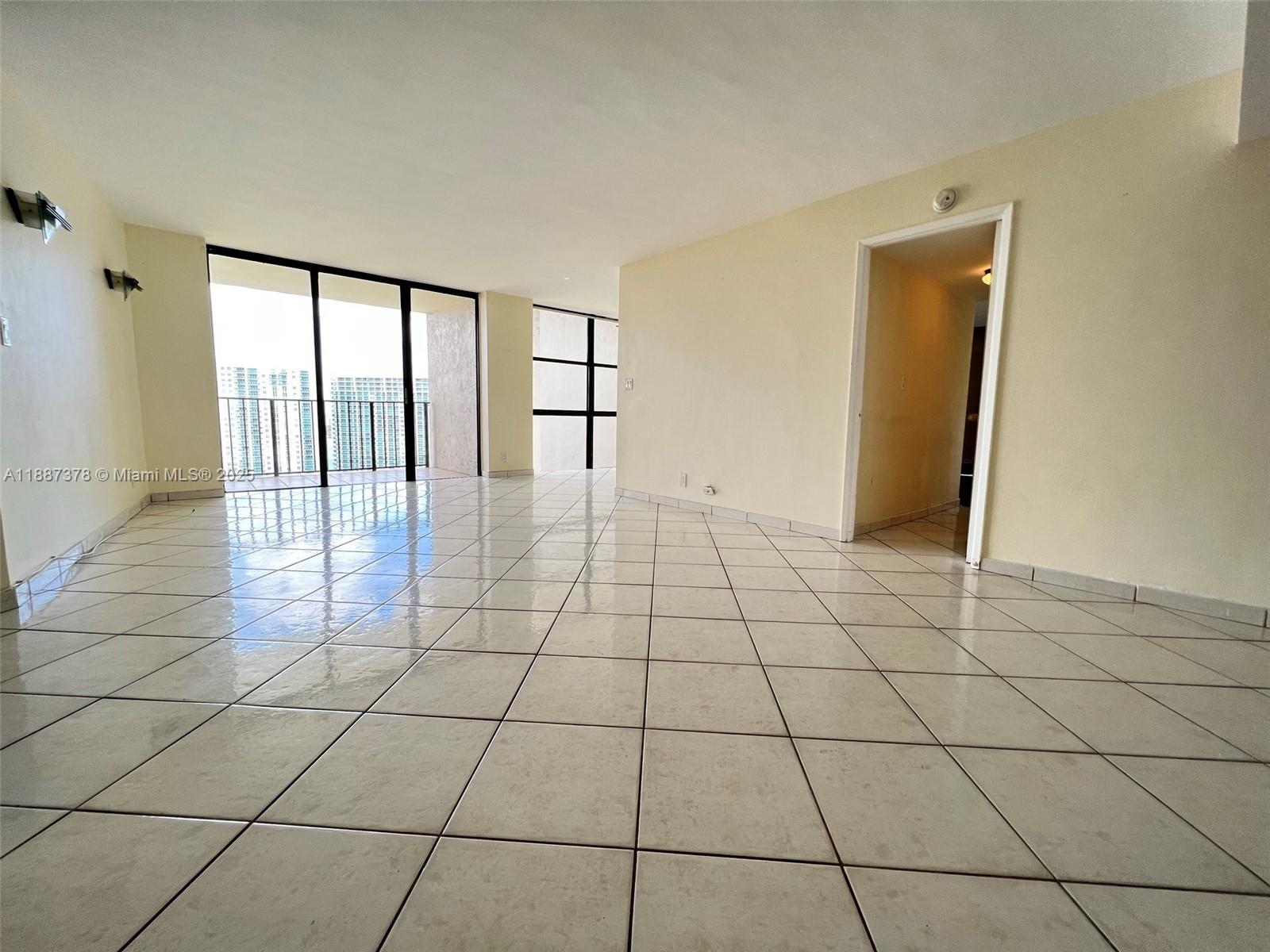 Photo of 18181 31 CT  #2705, Aventura, Florida, 33160 - 
